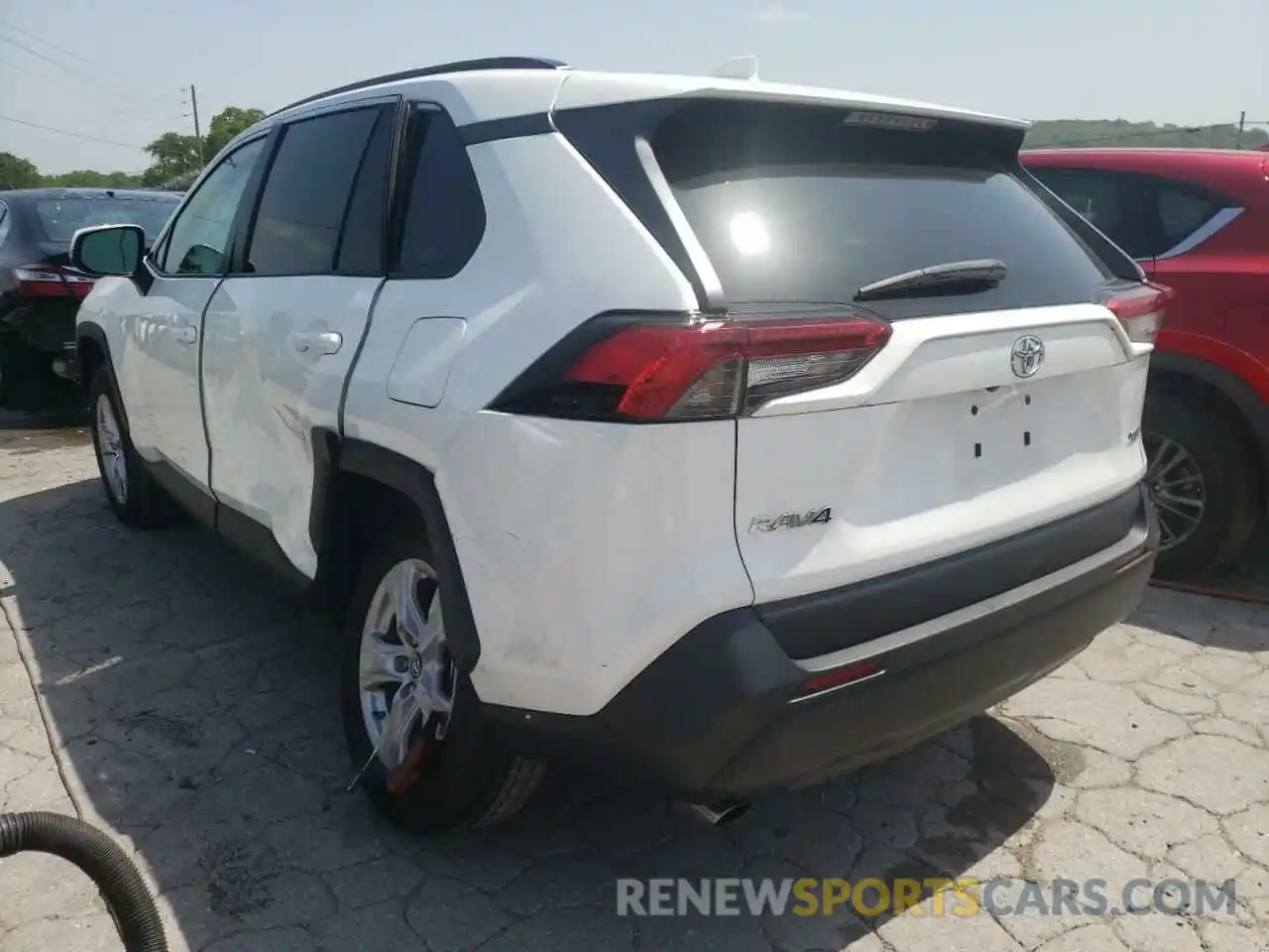 3 Photograph of a damaged car 2T3W1RFV8KW015830 TOYOTA RAV4 2019