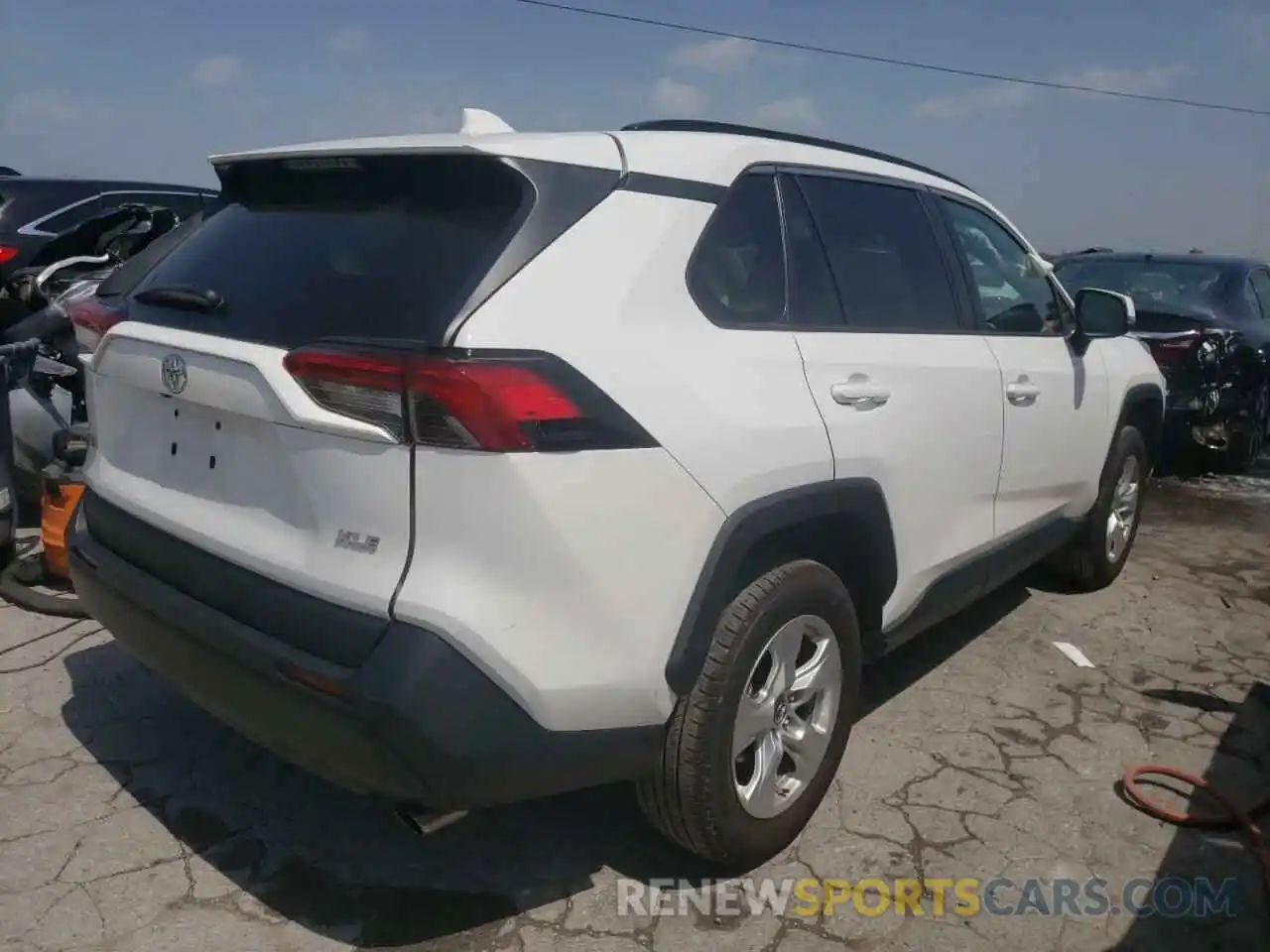 4 Photograph of a damaged car 2T3W1RFV8KW015830 TOYOTA RAV4 2019