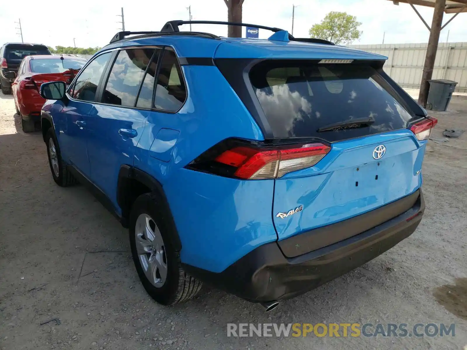 3 Photograph of a damaged car 2T3W1RFV8KW017433 TOYOTA RAV4 2019