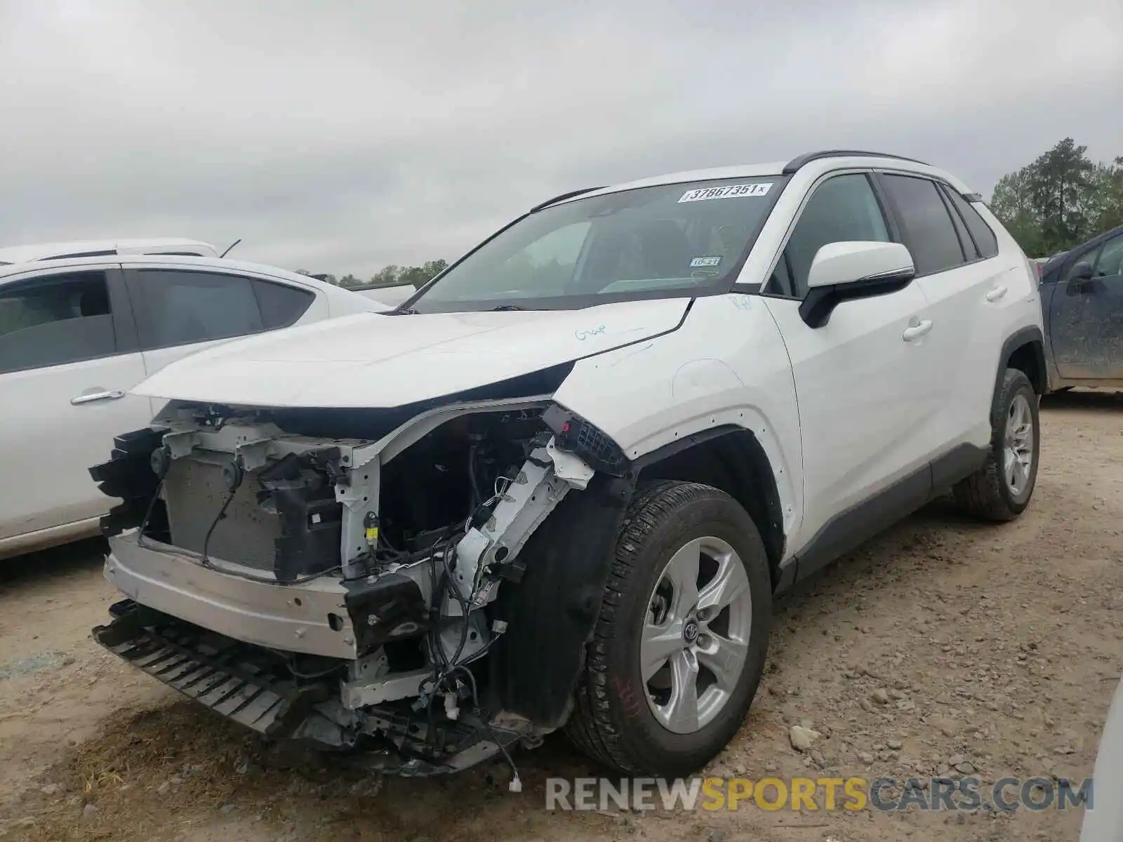 2 Photograph of a damaged car 2T3W1RFV8KW018291 TOYOTA RAV4 2019