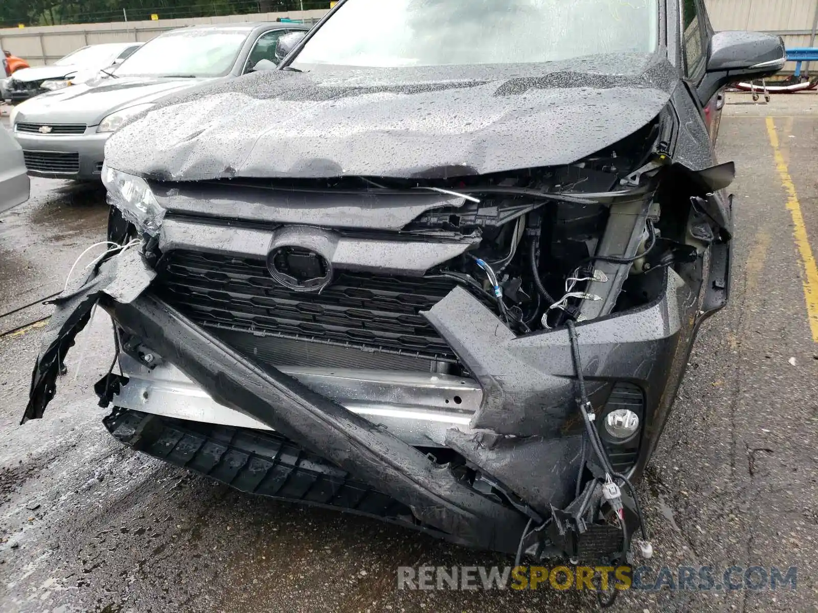 9 Photograph of a damaged car 2T3W1RFV8KW022079 TOYOTA RAV4 2019