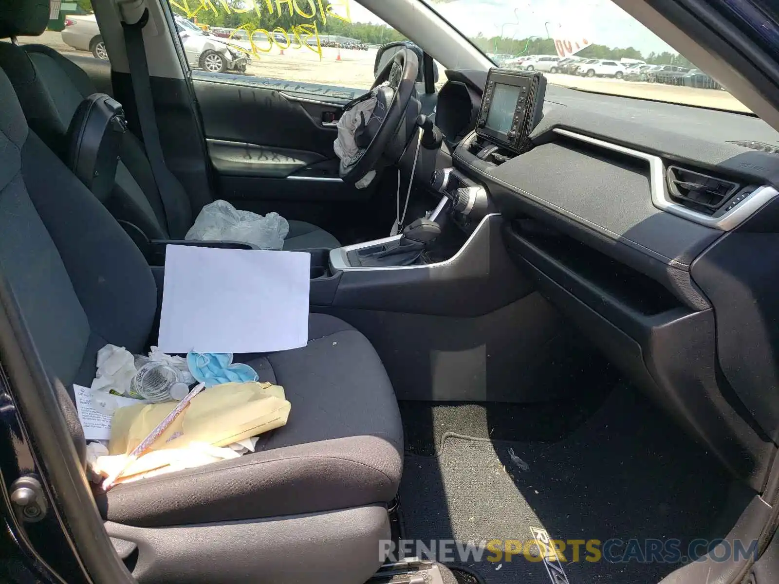 5 Photograph of a damaged car 2T3W1RFV8KW024768 TOYOTA RAV4 2019