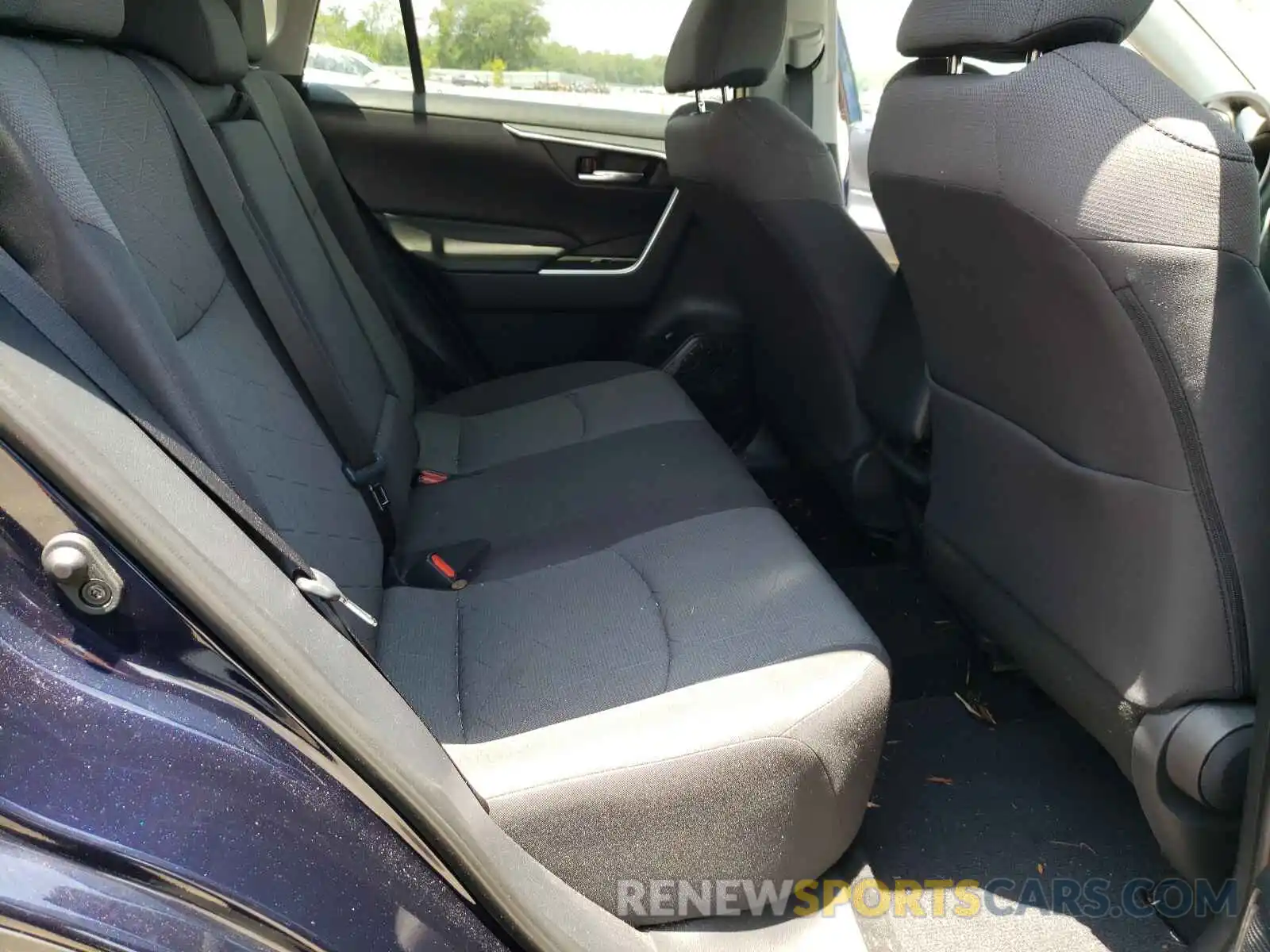 6 Photograph of a damaged car 2T3W1RFV8KW024768 TOYOTA RAV4 2019