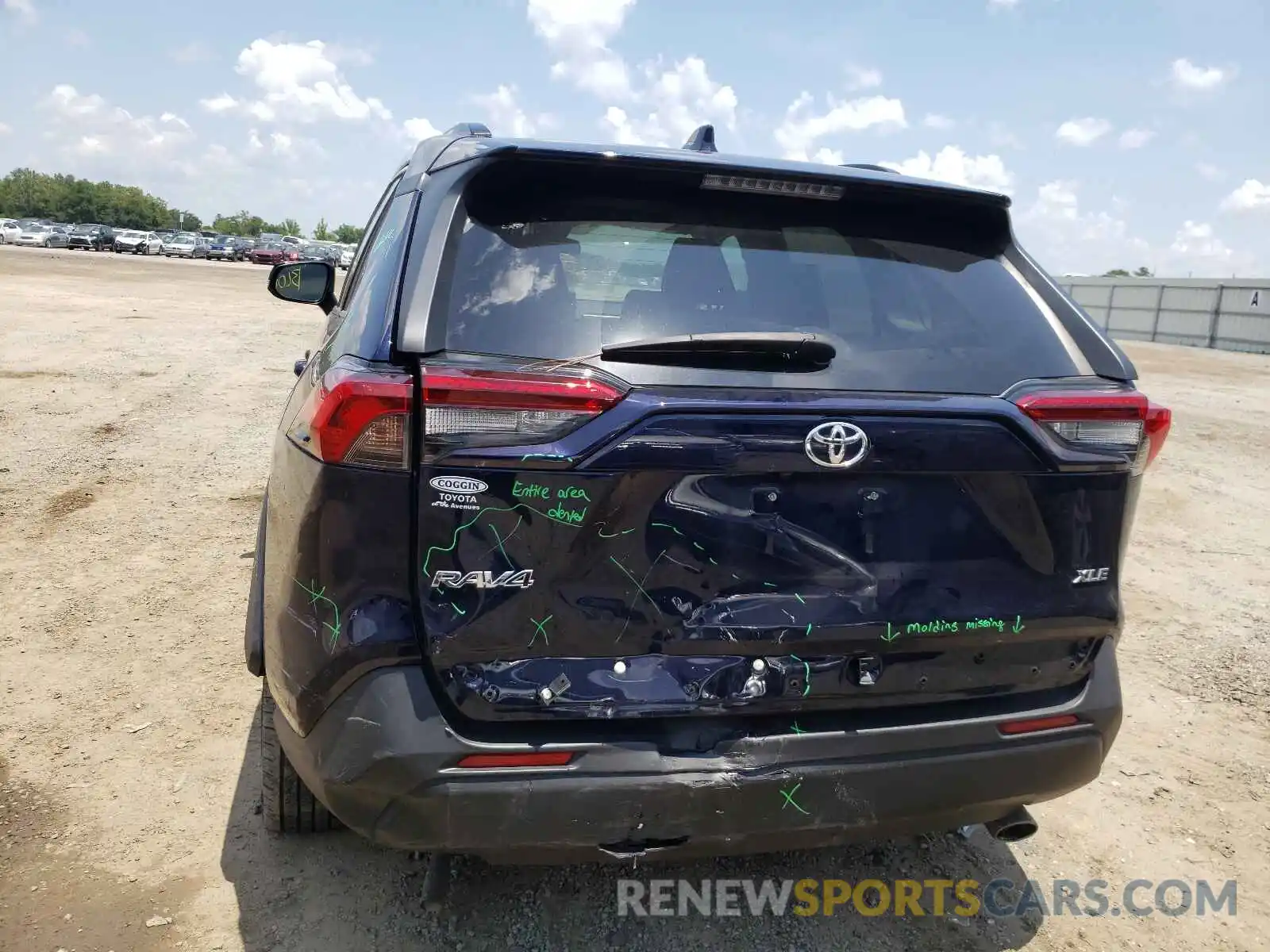 9 Photograph of a damaged car 2T3W1RFV8KW024768 TOYOTA RAV4 2019