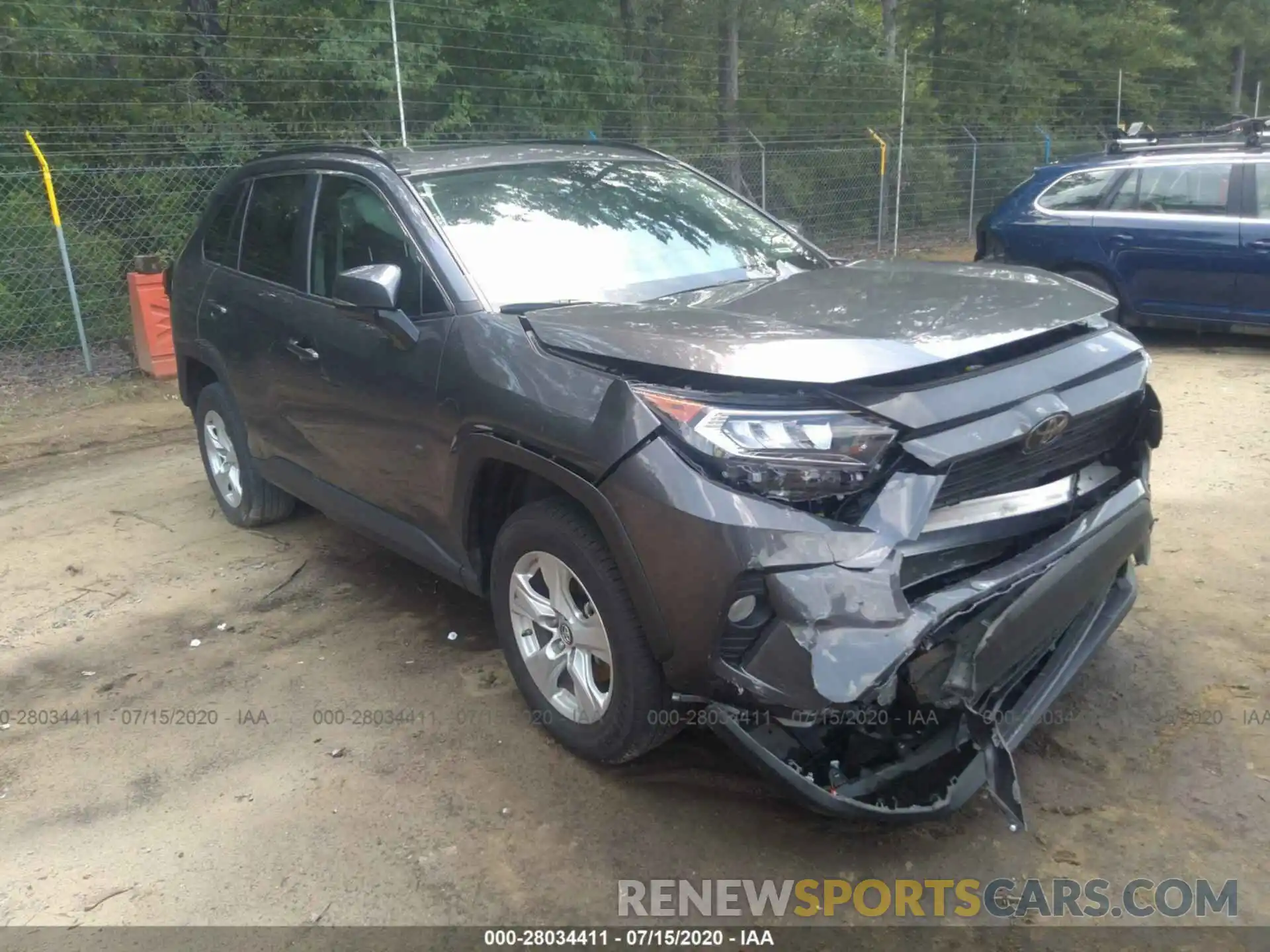 1 Photograph of a damaged car 2T3W1RFV8KW026035 TOYOTA RAV4 2019