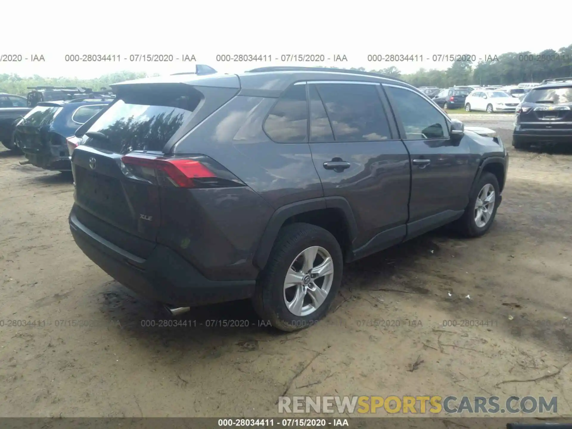 4 Photograph of a damaged car 2T3W1RFV8KW026035 TOYOTA RAV4 2019