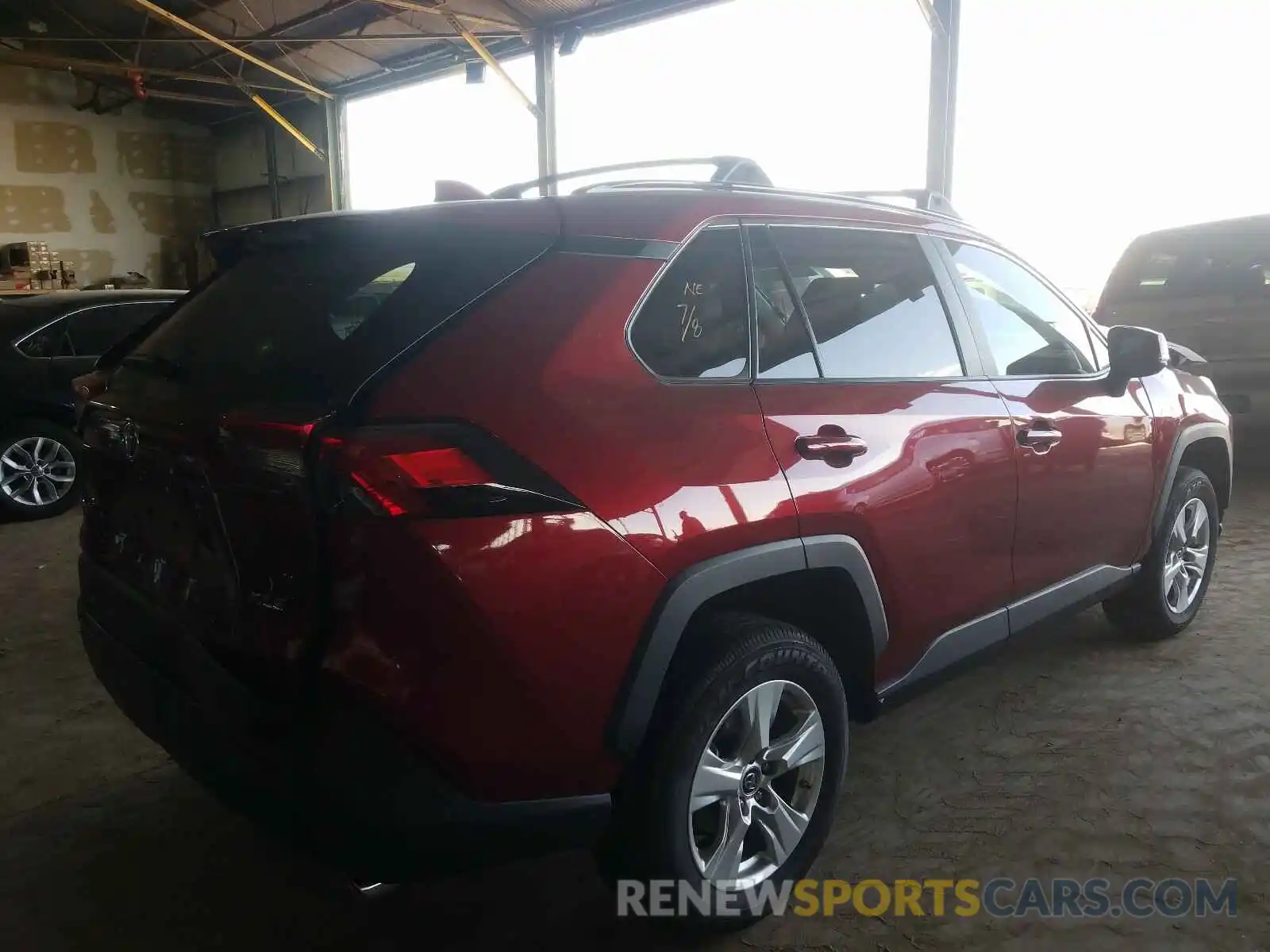 4 Photograph of a damaged car 2T3W1RFV8KW029551 TOYOTA RAV4 2019