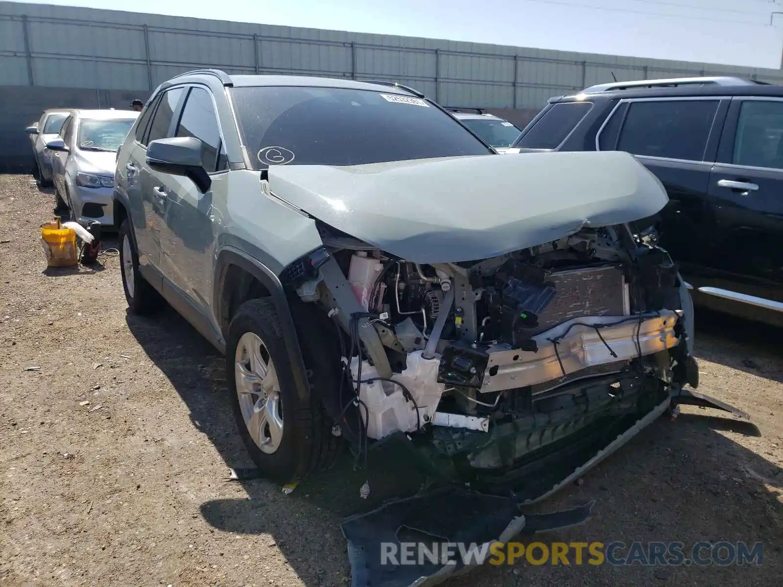 1 Photograph of a damaged car 2T3W1RFV8KW032482 TOYOTA RAV4 2019