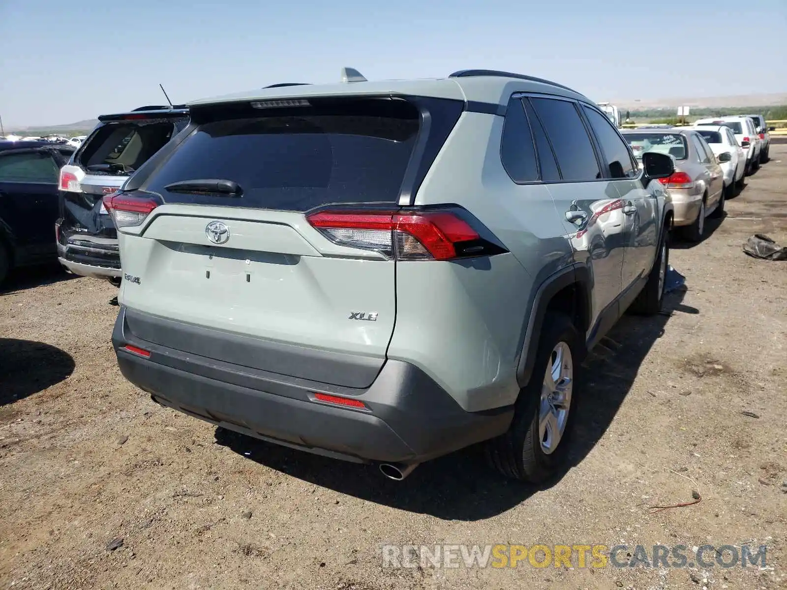 4 Photograph of a damaged car 2T3W1RFV8KW032482 TOYOTA RAV4 2019