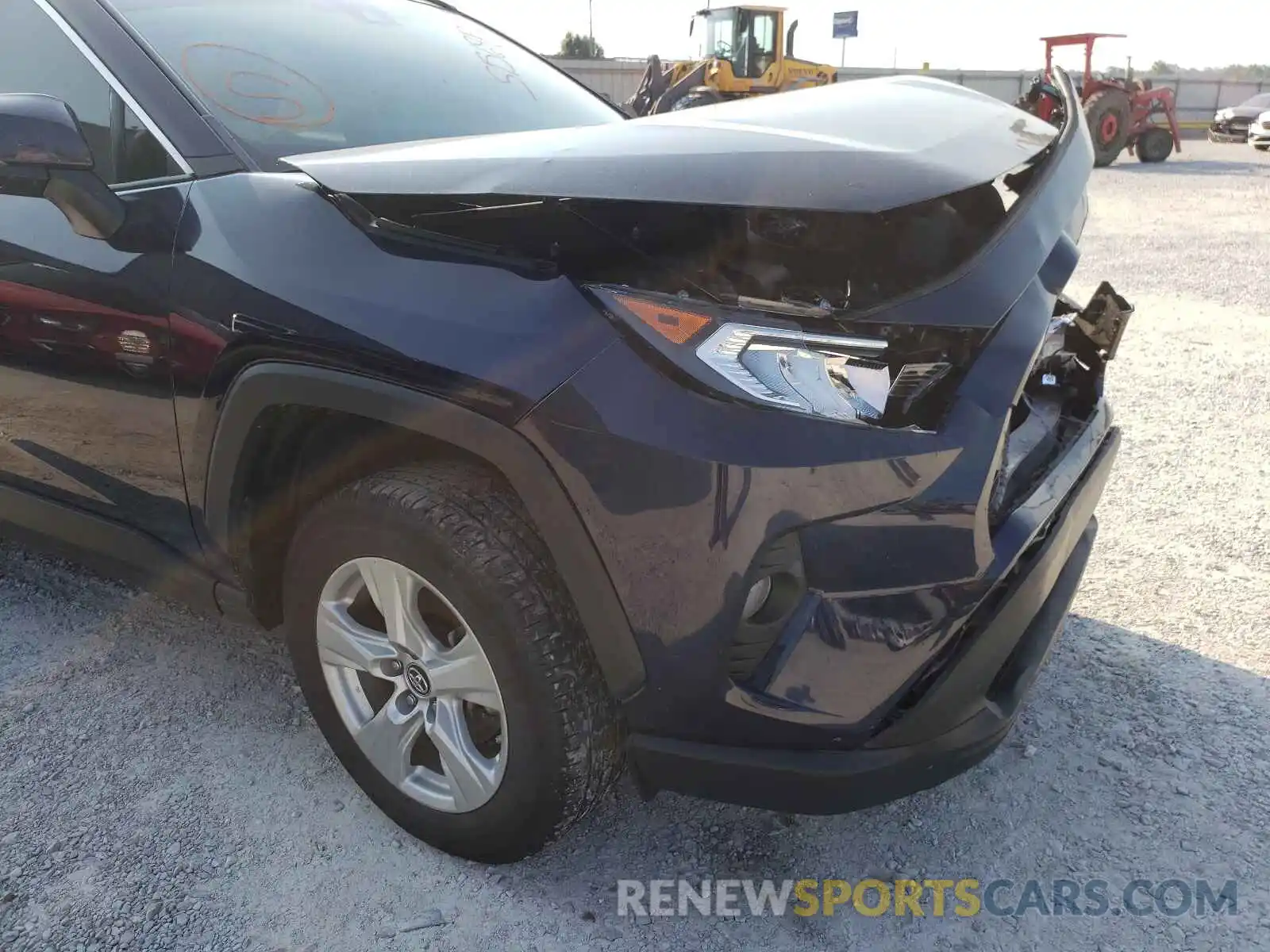 9 Photograph of a damaged car 2T3W1RFV8KW041652 TOYOTA RAV4 2019