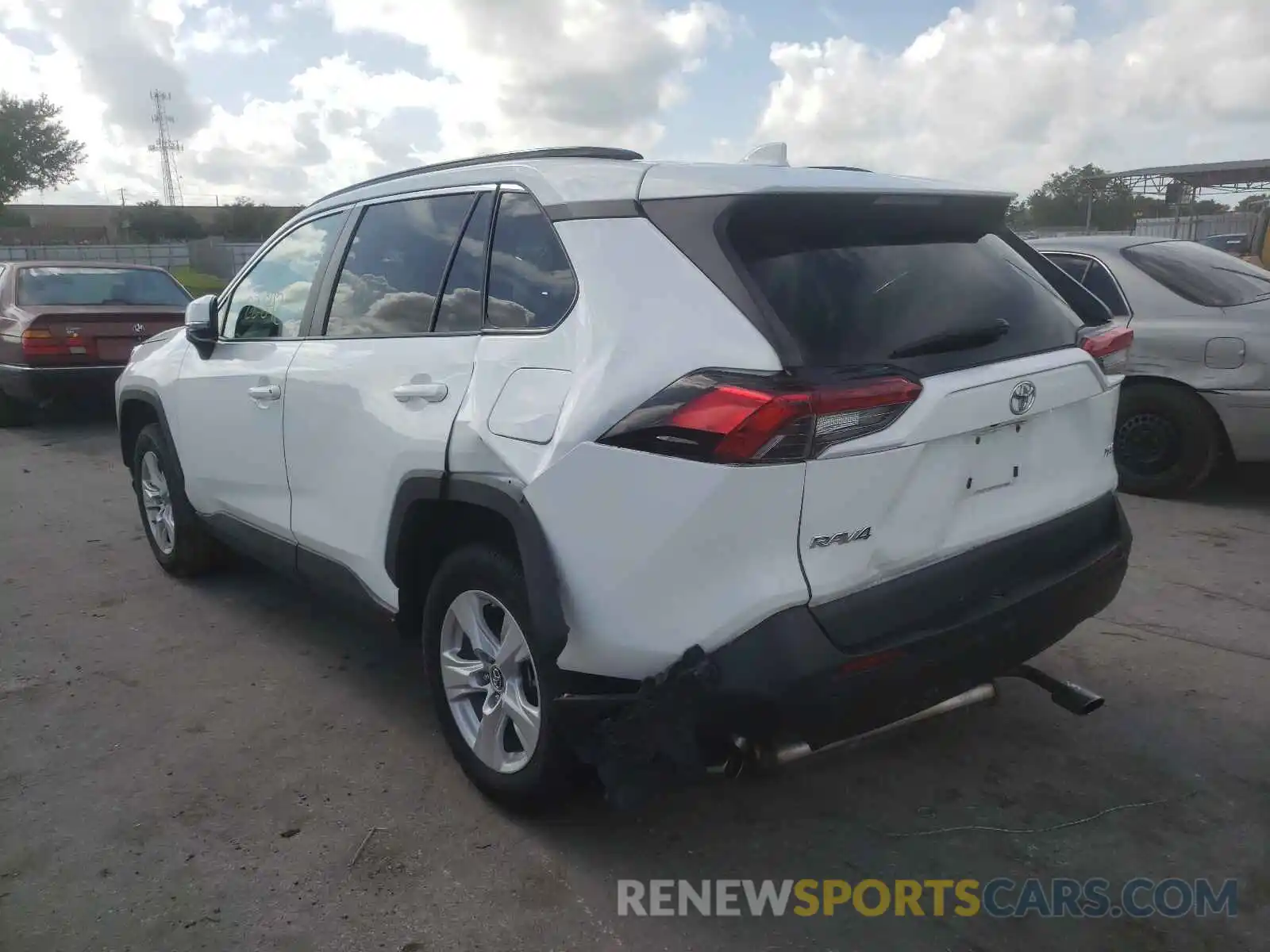 3 Photograph of a damaged car 2T3W1RFV8KW045491 TOYOTA RAV4 2019