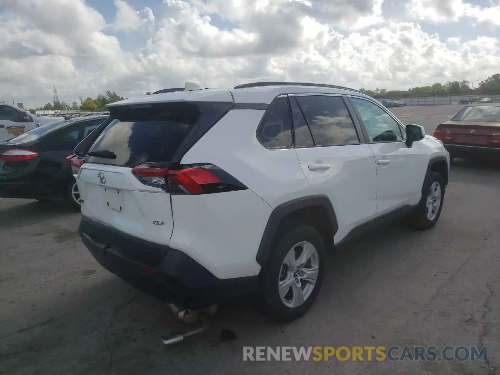 4 Photograph of a damaged car 2T3W1RFV8KW045491 TOYOTA RAV4 2019