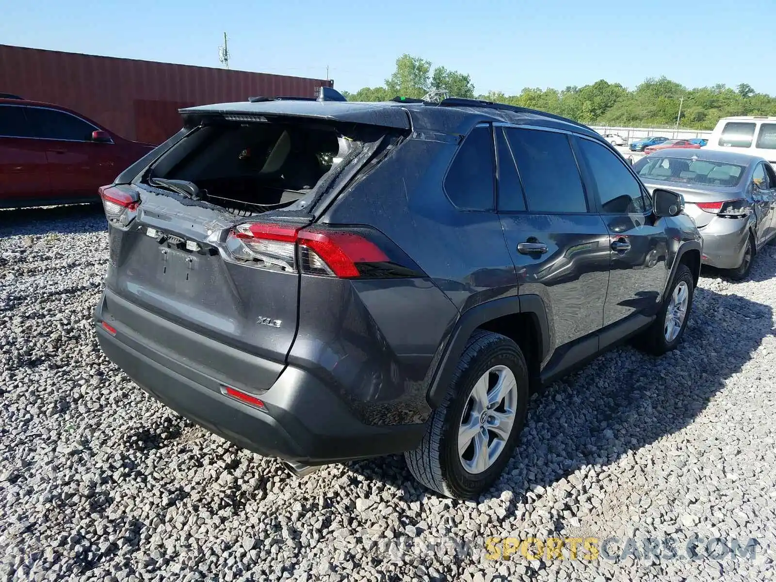 4 Photograph of a damaged car 2T3W1RFV8KW046849 TOYOTA RAV4 2019