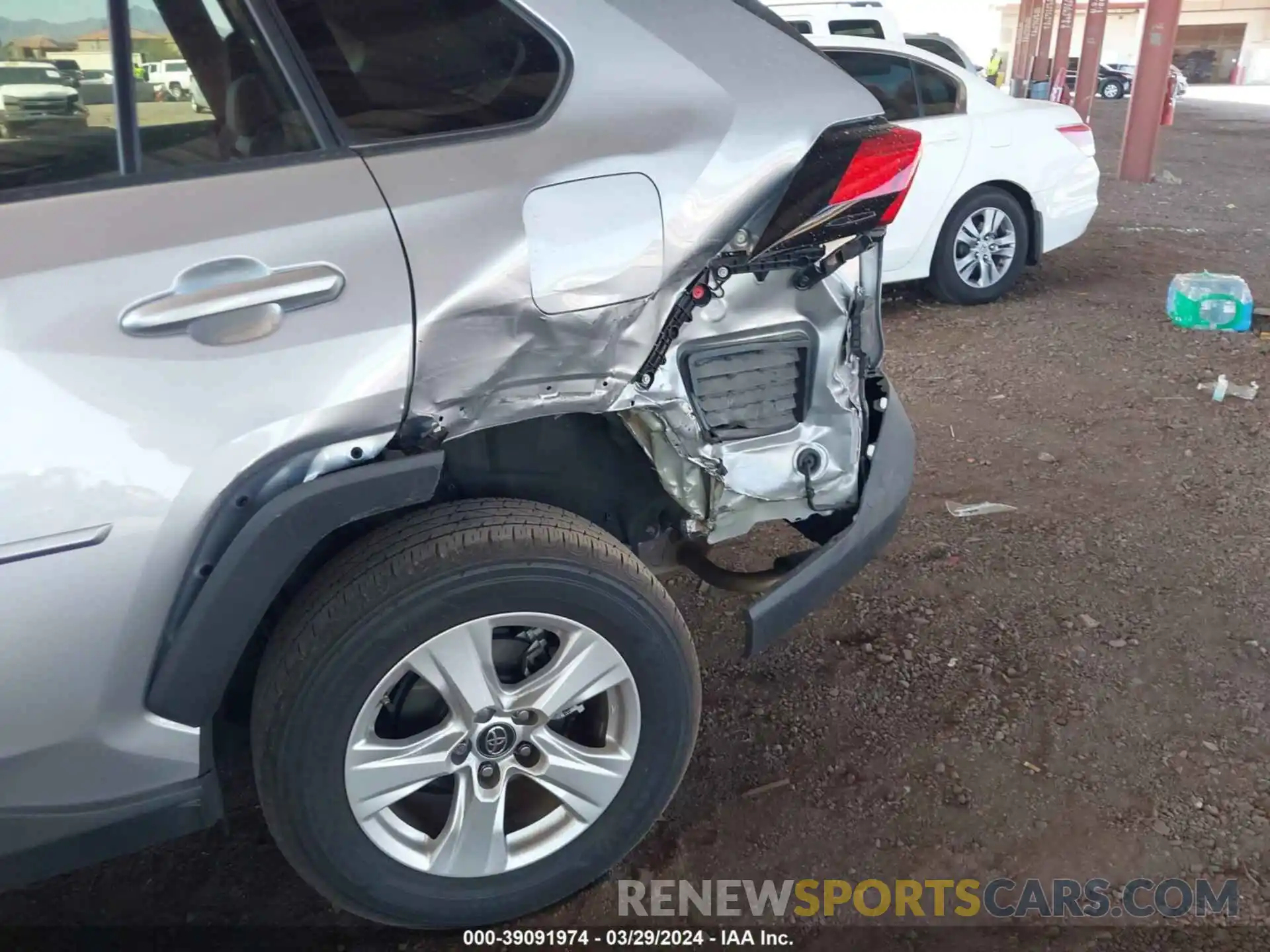 6 Photograph of a damaged car 2T3W1RFV8KW047838 TOYOTA RAV4 2019