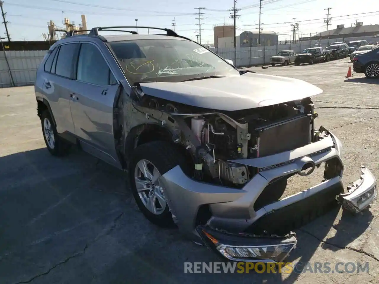 1 Photograph of a damaged car 2T3W1RFV8KW049153 TOYOTA RAV4 2019