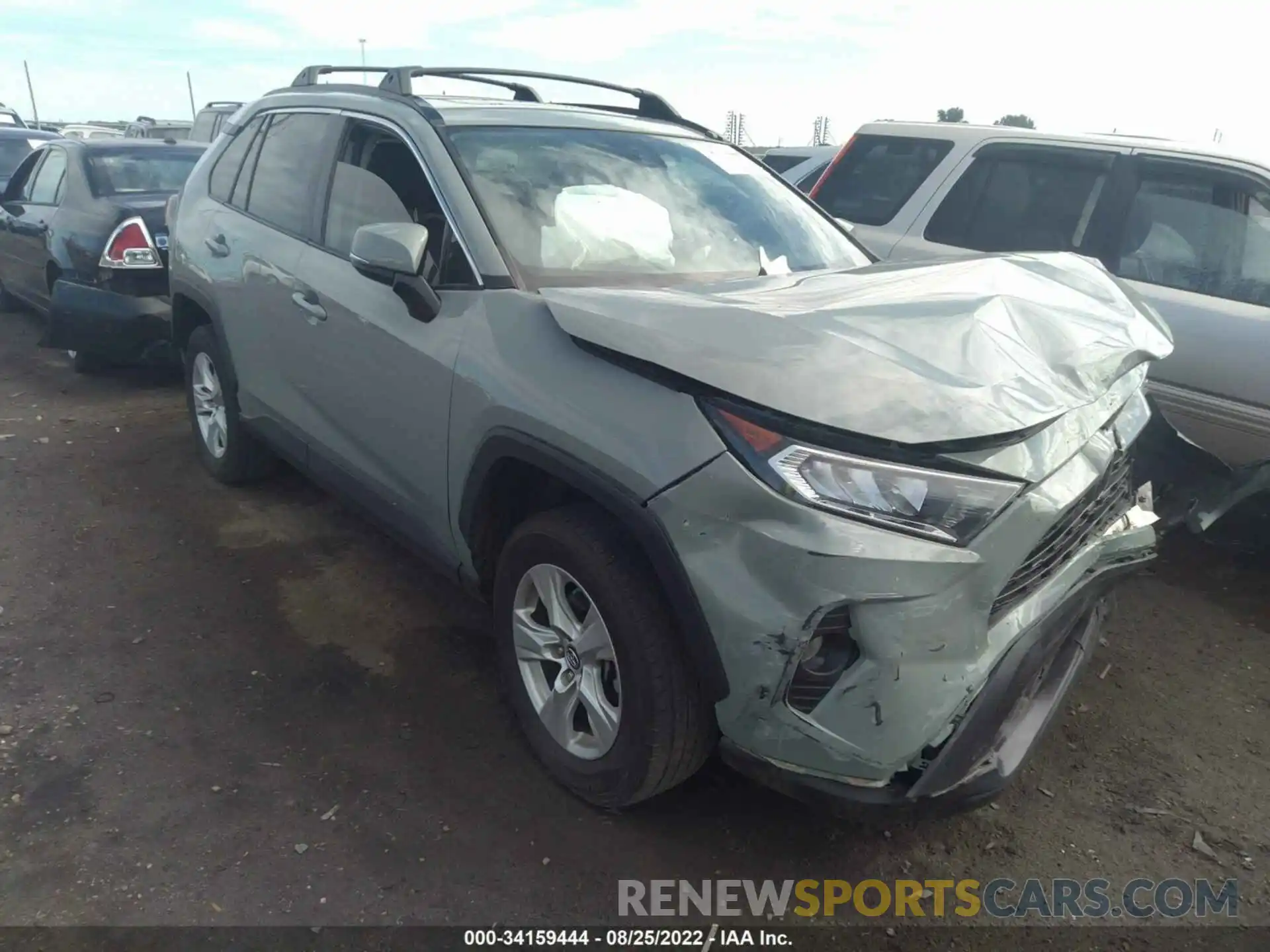 1 Photograph of a damaged car 2T3W1RFV8KW050271 TOYOTA RAV4 2019