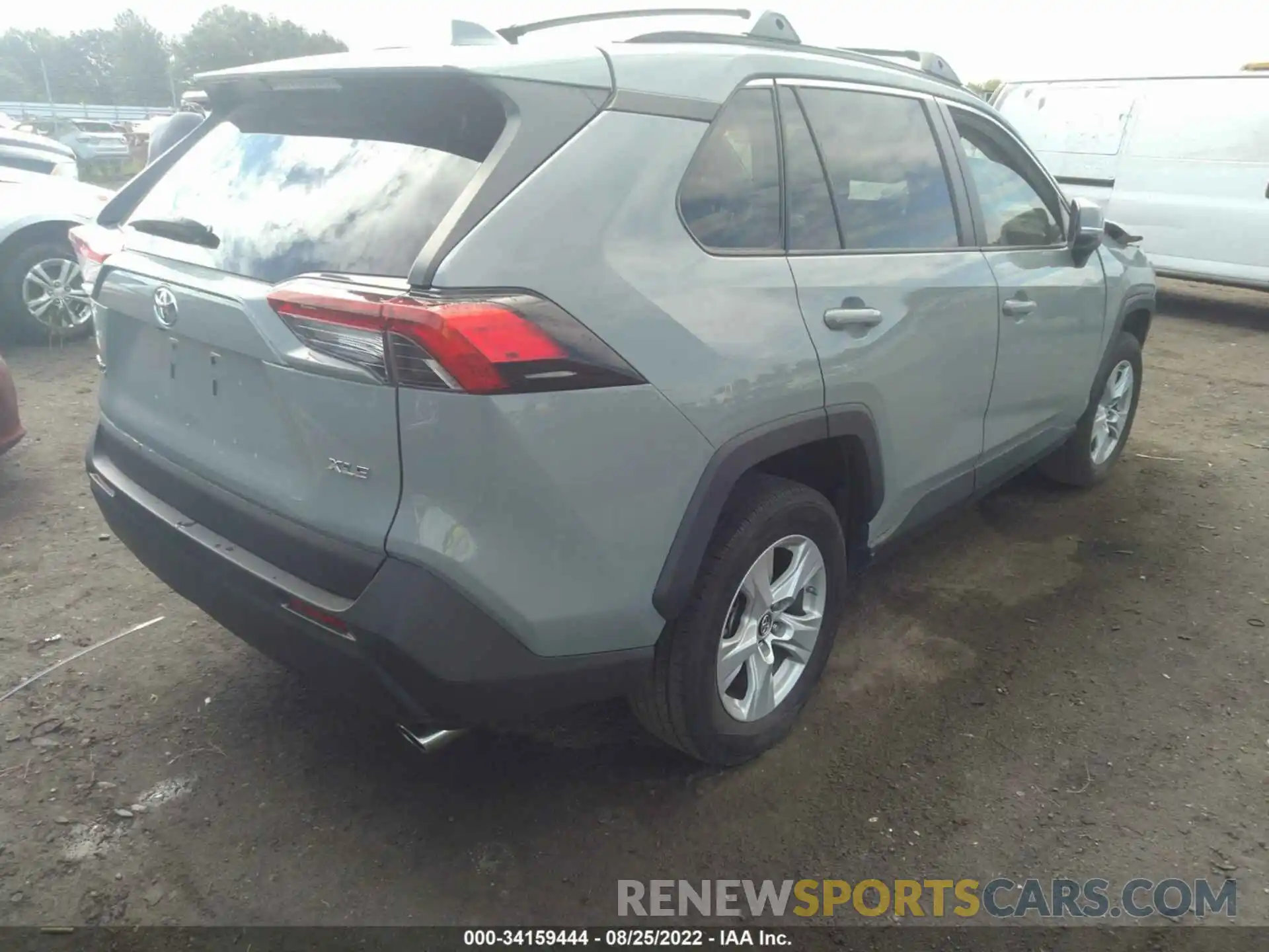 4 Photograph of a damaged car 2T3W1RFV8KW050271 TOYOTA RAV4 2019