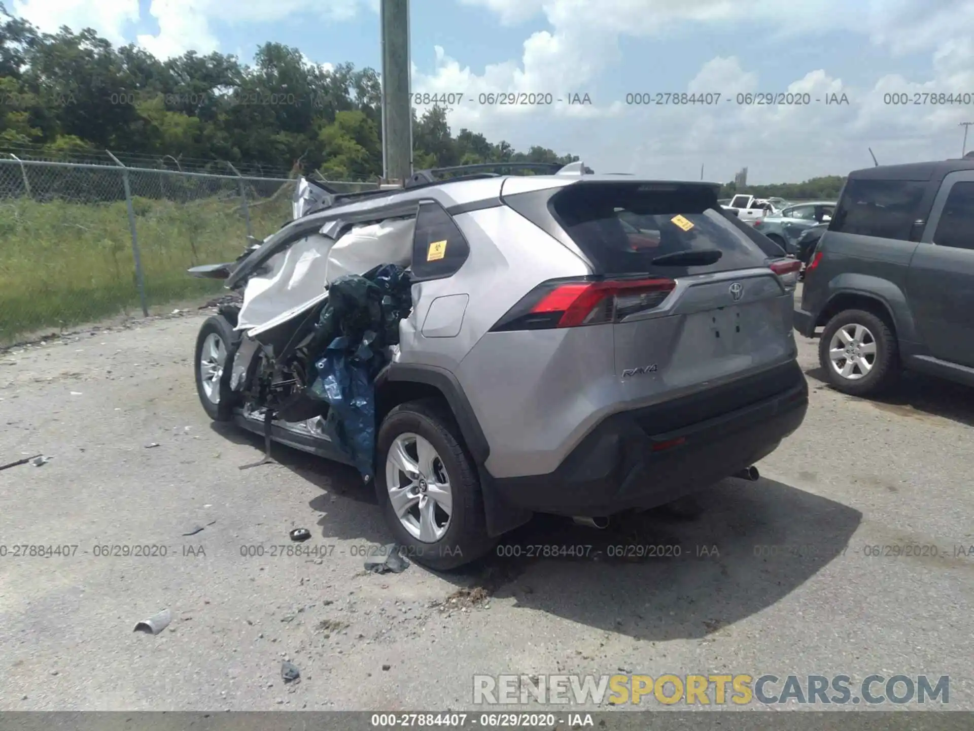 3 Photograph of a damaged car 2T3W1RFV8KW051047 TOYOTA RAV4 2019