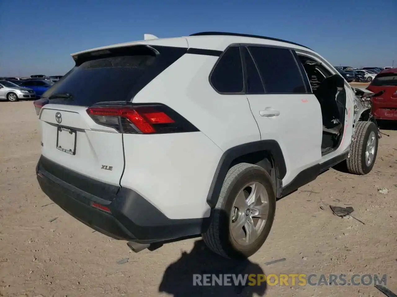 4 Photograph of a damaged car 2T3W1RFV8KW052442 TOYOTA RAV4 2019