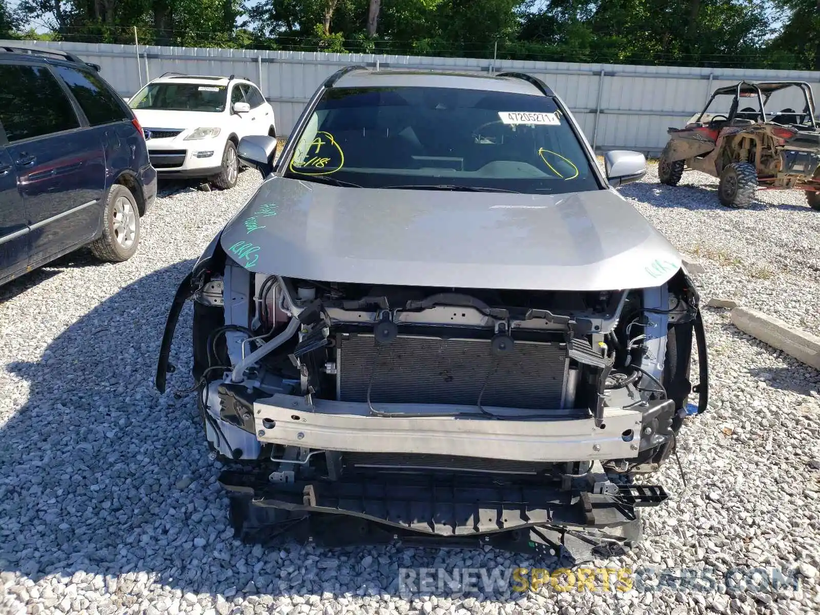 9 Photograph of a damaged car 2T3W1RFV9KC003218 TOYOTA RAV4 2019