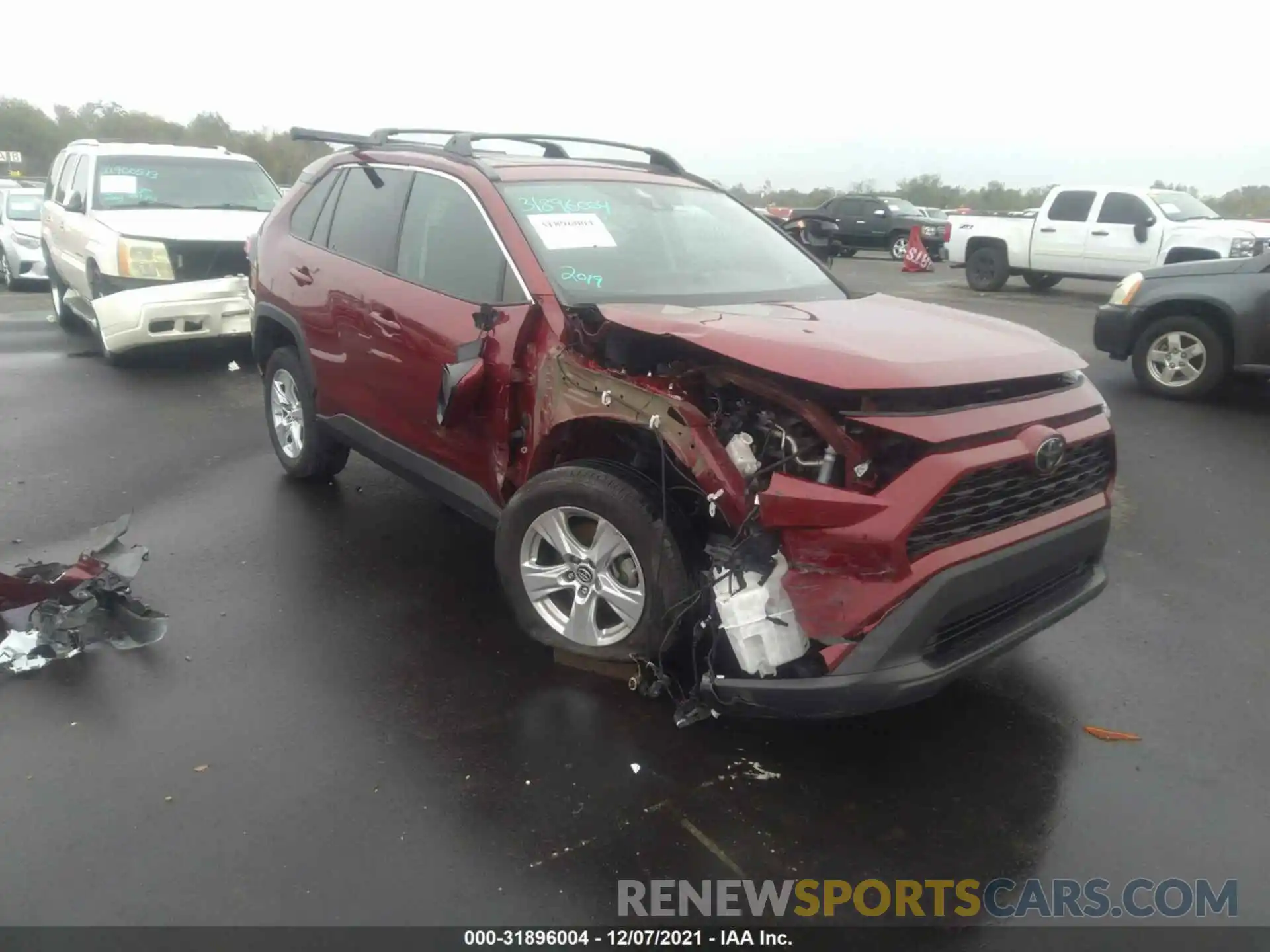 1 Photograph of a damaged car 2T3W1RFV9KC004899 TOYOTA RAV4 2019