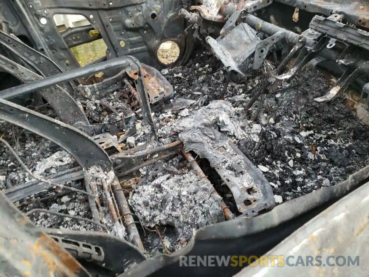 5 Photograph of a damaged car 2T3W1RFV9KC011366 TOYOTA RAV4 2019