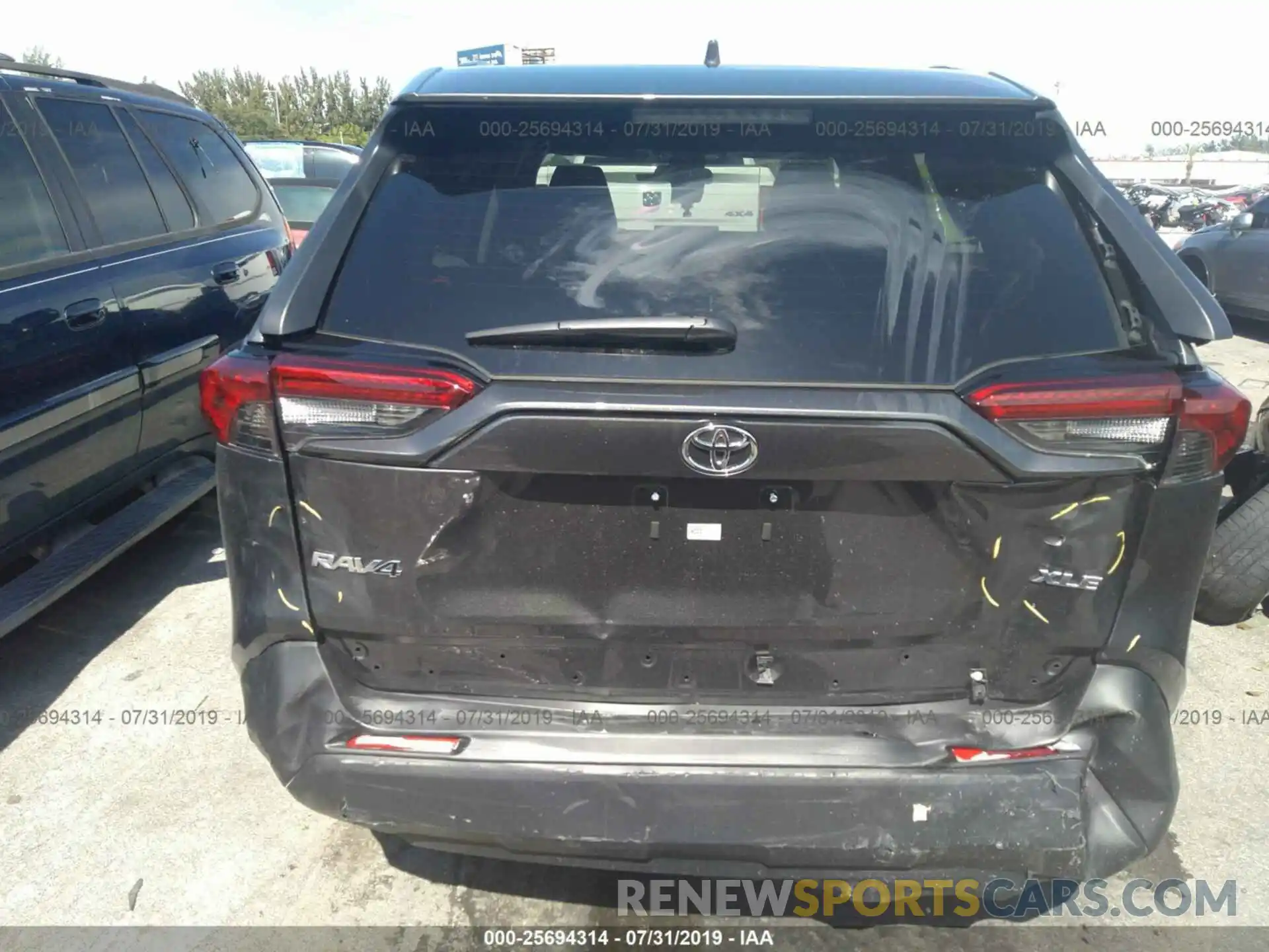 6 Photograph of a damaged car 2T3W1RFV9KC014655 TOYOTA RAV4 2019