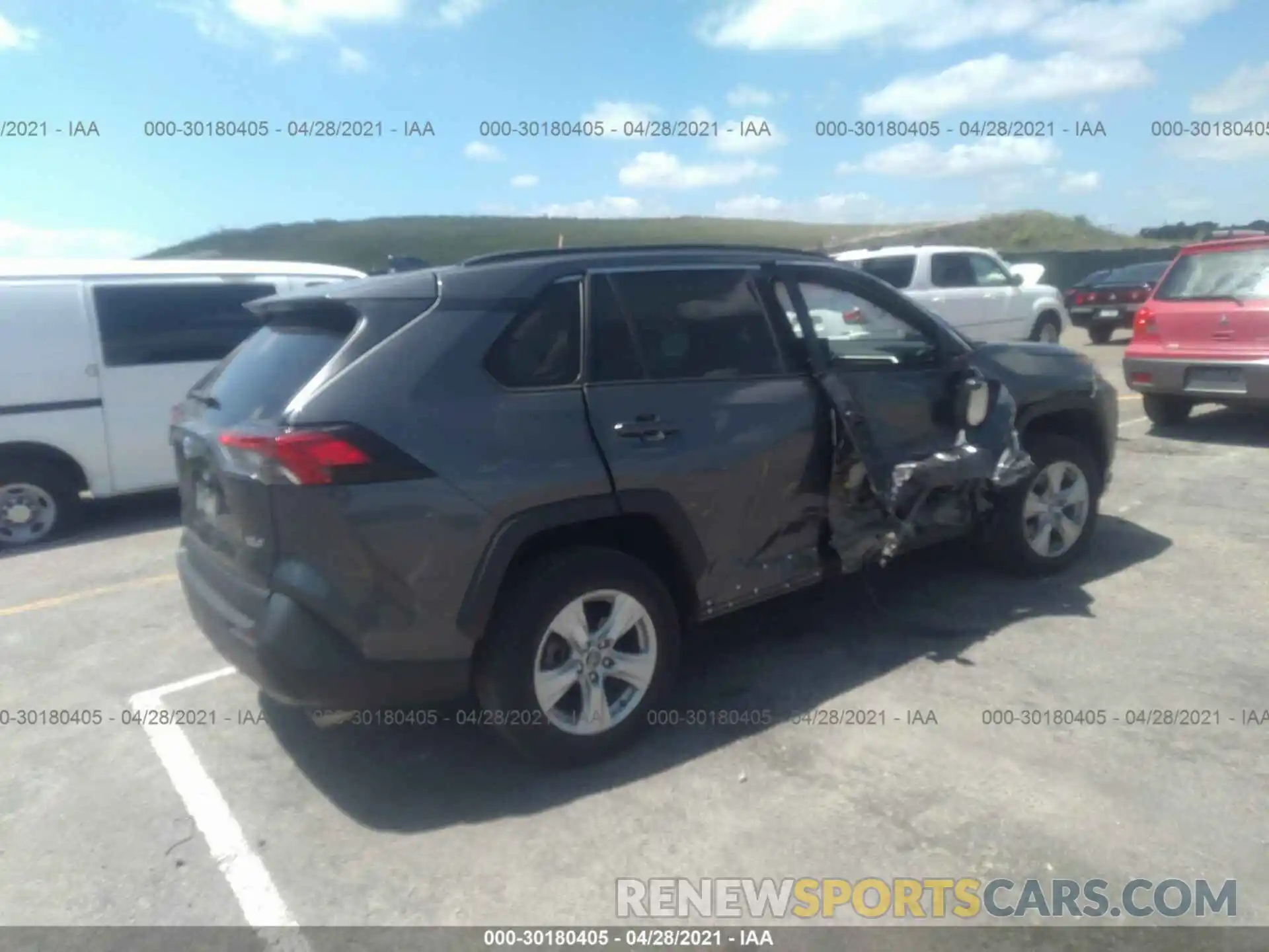 4 Photograph of a damaged car 2T3W1RFV9KC015773 TOYOTA RAV4 2019