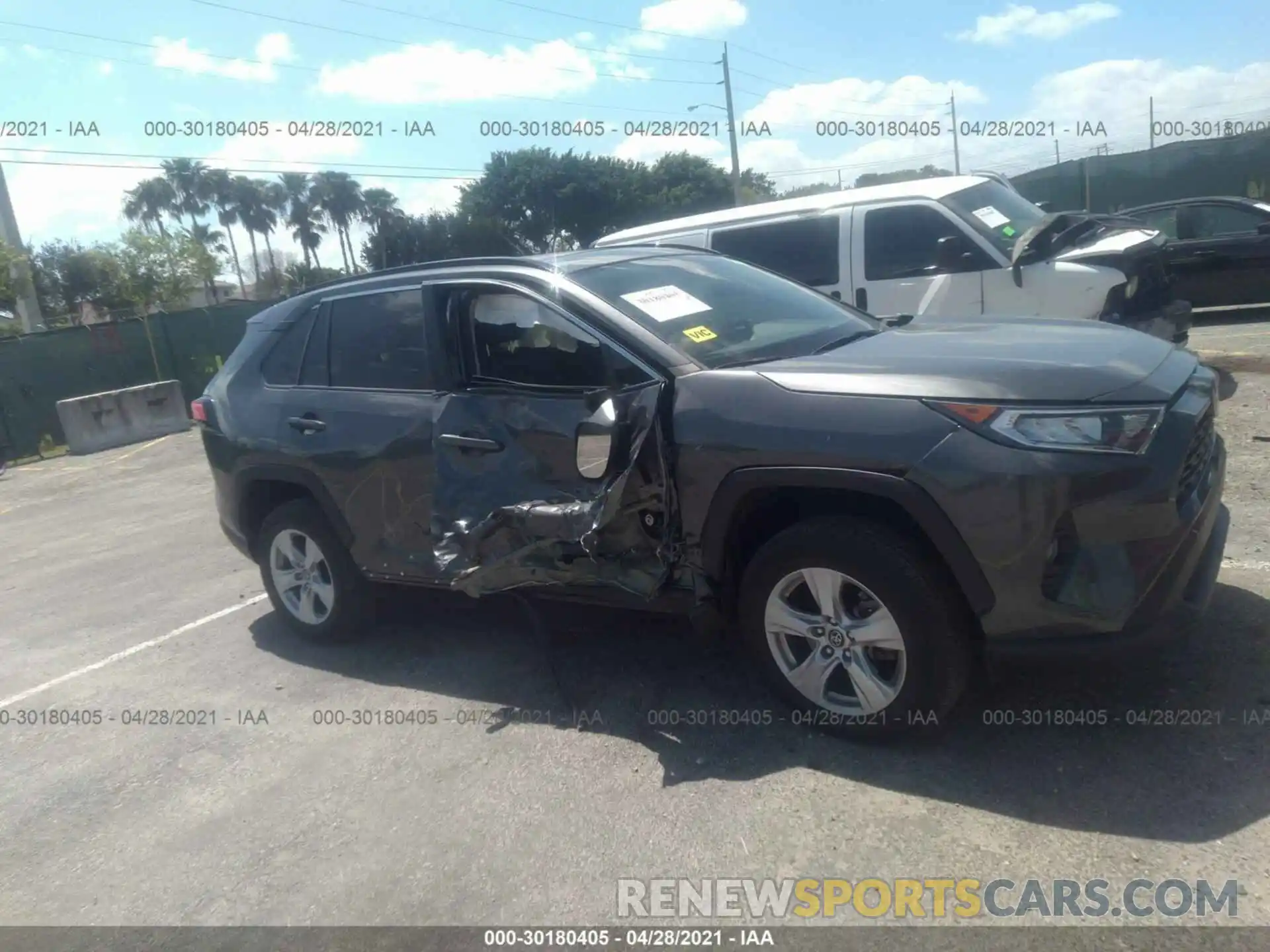 6 Photograph of a damaged car 2T3W1RFV9KC015773 TOYOTA RAV4 2019