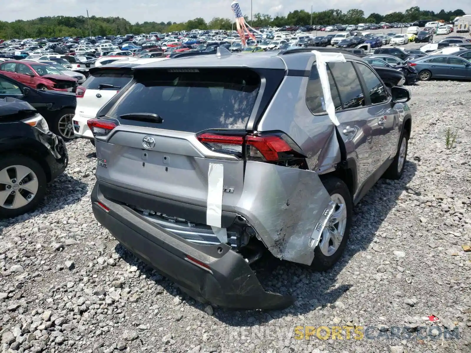 4 Фотография поврежденного автомобиля 2T3W1RFV9KC020780 TOYOTA RAV4 2019