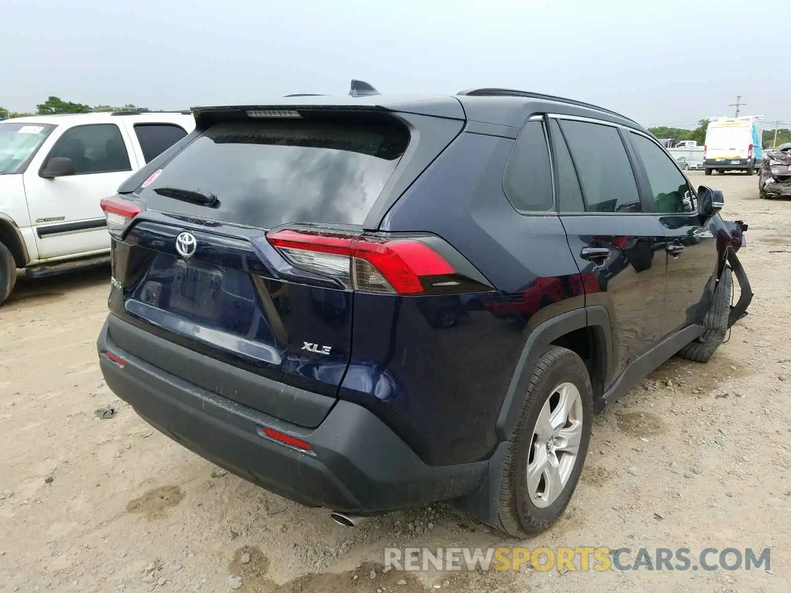 4 Photograph of a damaged car 2T3W1RFV9KC027552 TOYOTA RAV4 2019