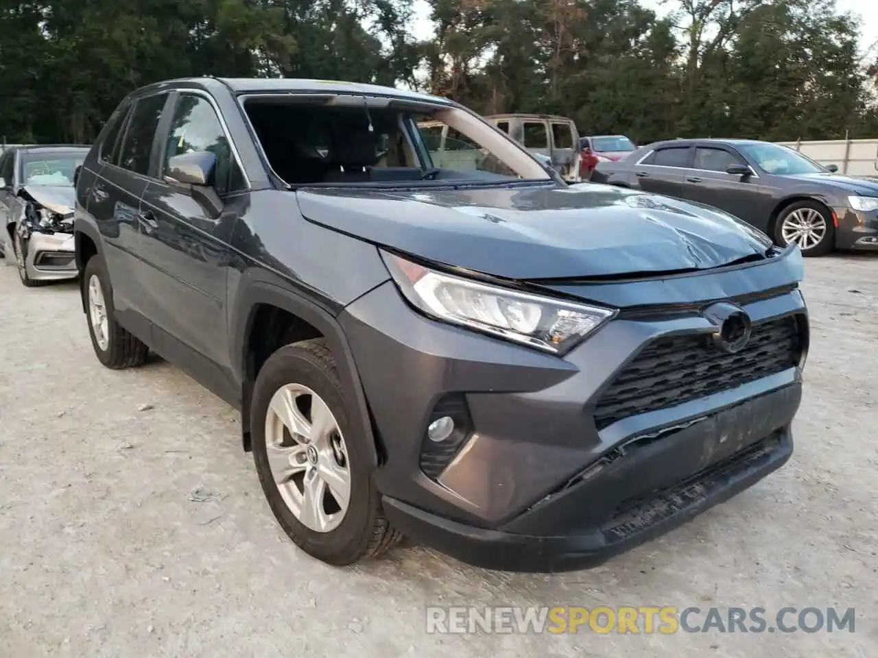 1 Photograph of a damaged car 2T3W1RFV9KC031083 TOYOTA RAV4 2019