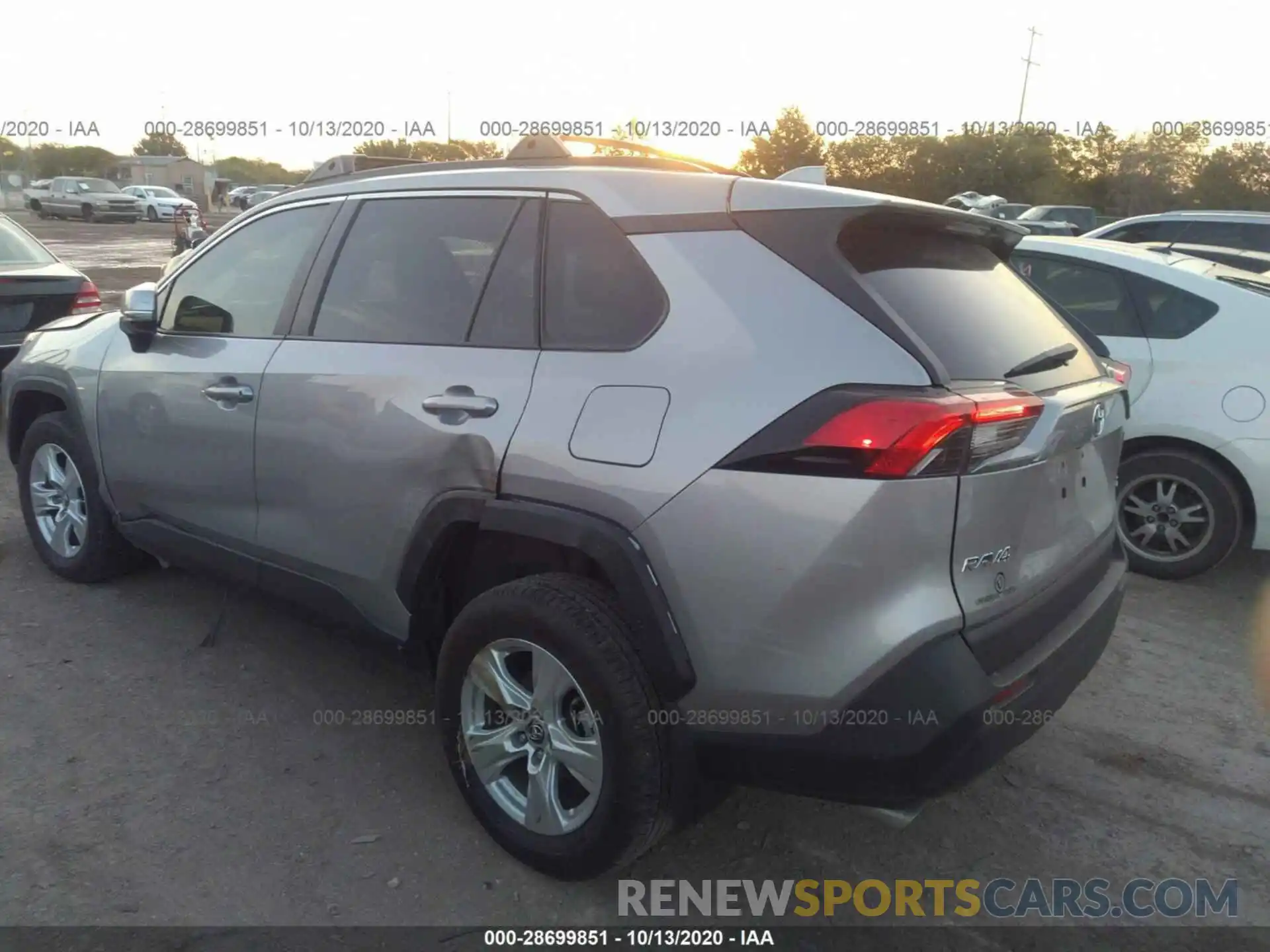 3 Фотография поврежденного автомобиля 2T3W1RFV9KC032038 TOYOTA RAV4 2019