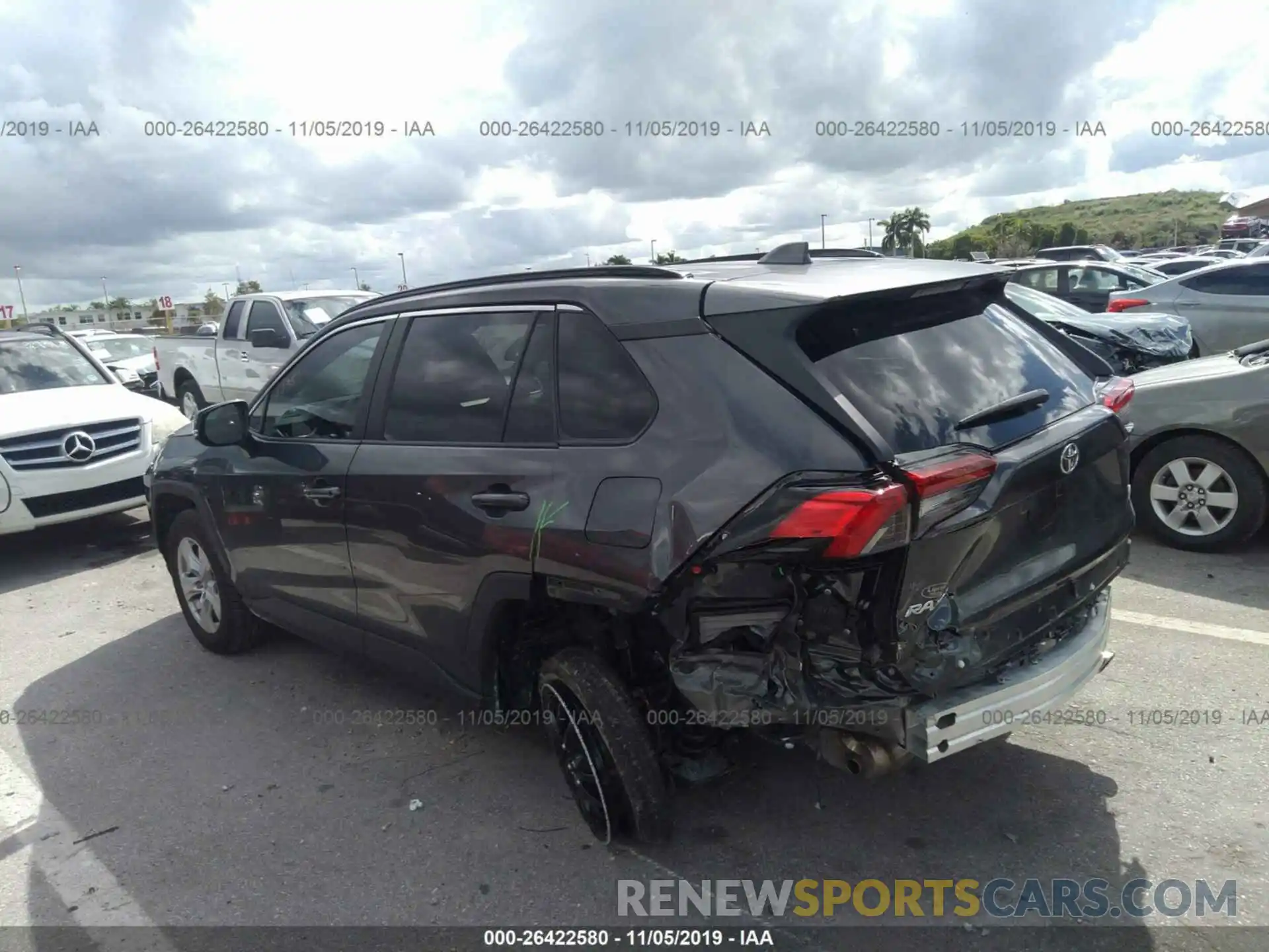 3 Photograph of a damaged car 2T3W1RFV9KW003525 TOYOTA RAV4 2019