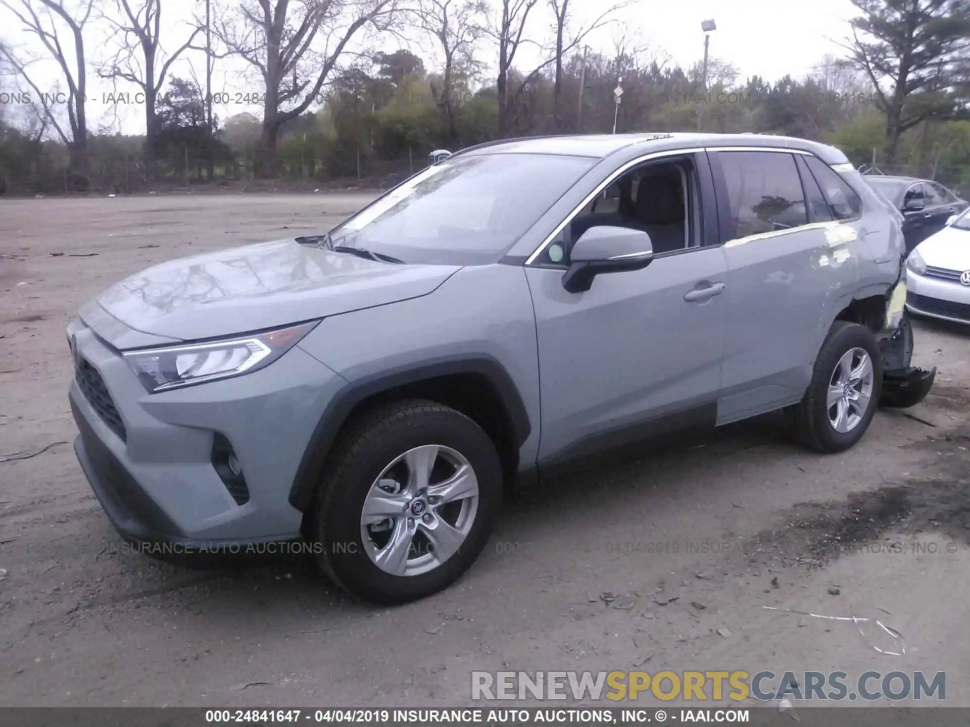 2 Photograph of a damaged car 2T3W1RFV9KW004500 TOYOTA RAV4 2019