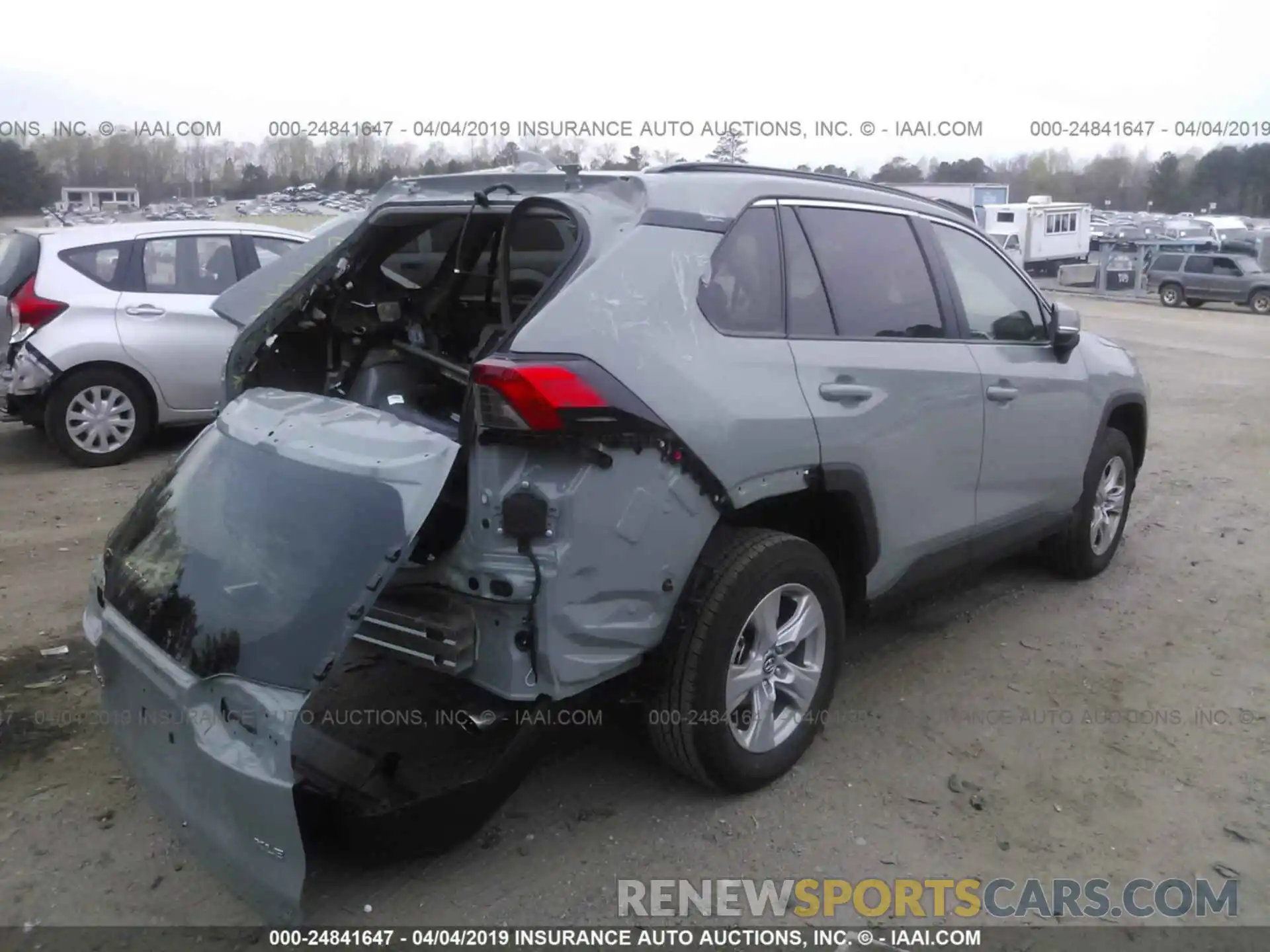 4 Фотография поврежденного автомобиля 2T3W1RFV9KW004500 TOYOTA RAV4 2019