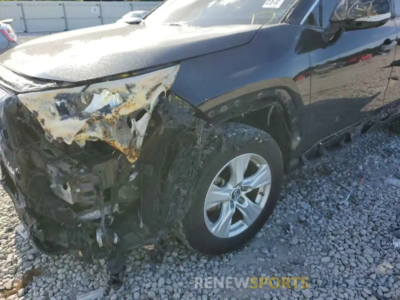 9 Photograph of a damaged car 2T3W1RFV9KW005520 TOYOTA RAV4 2019