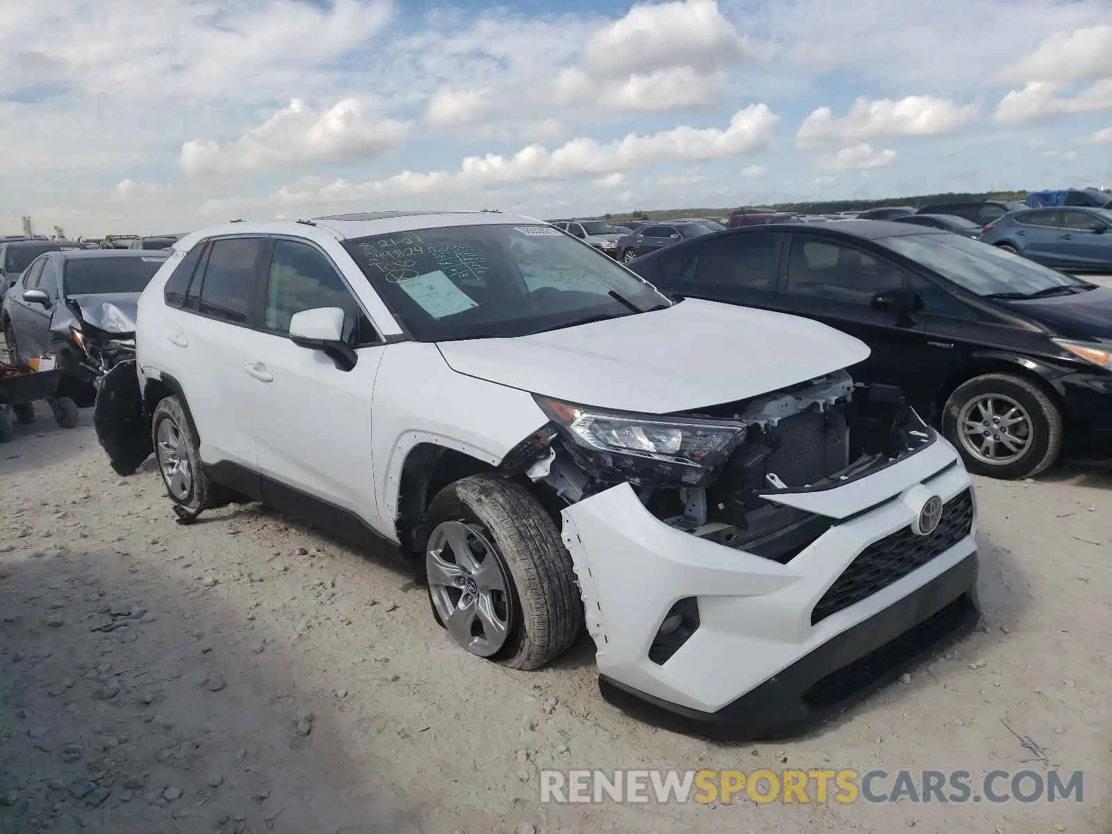 1 Photograph of a damaged car 2T3W1RFV9KW005713 TOYOTA RAV4 2019