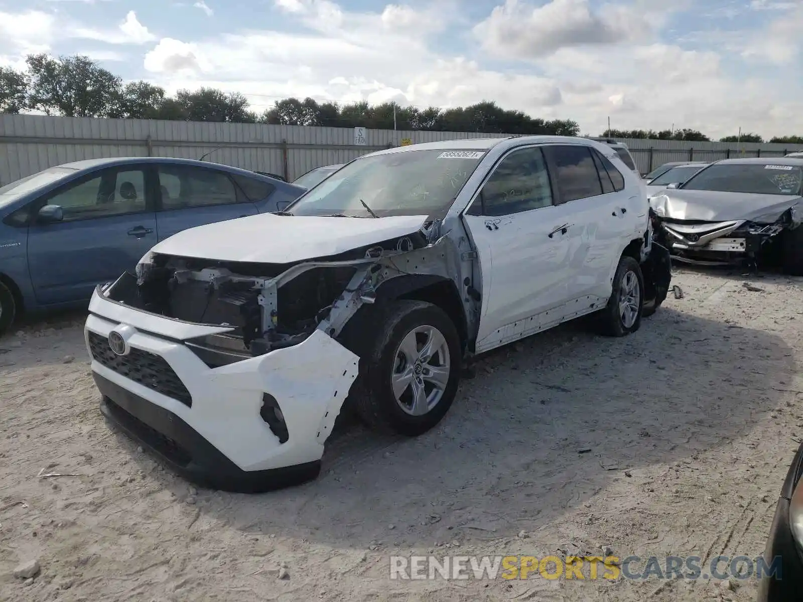 2 Фотография поврежденного автомобиля 2T3W1RFV9KW005713 TOYOTA RAV4 2019