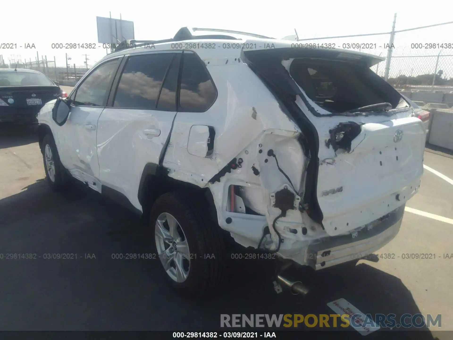 3 Фотография поврежденного автомобиля 2T3W1RFV9KW007977 TOYOTA RAV4 2019