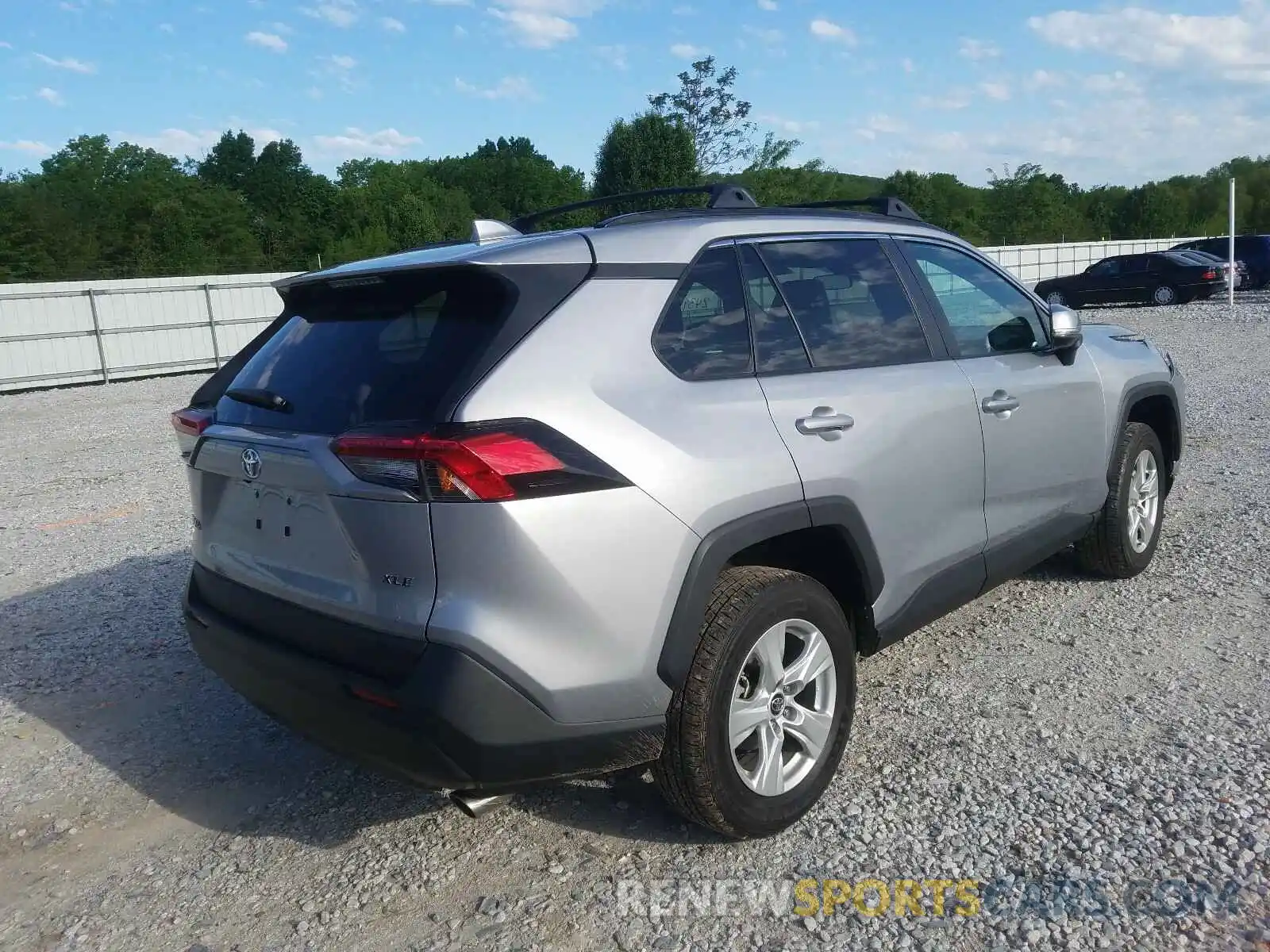 4 Photograph of a damaged car 2T3W1RFV9KW008921 TOYOTA RAV4 2019