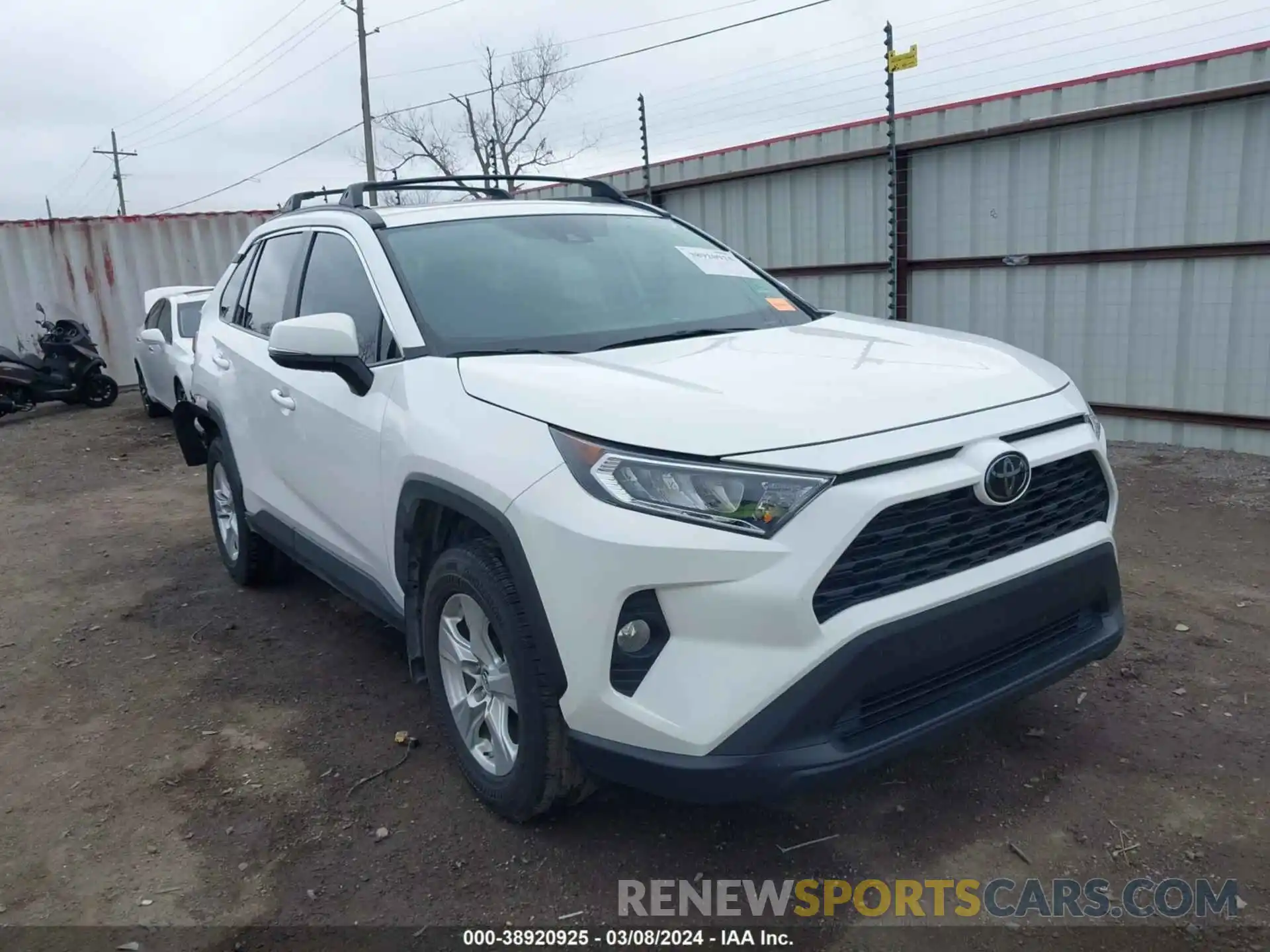 1 Photograph of a damaged car 2T3W1RFV9KW013746 TOYOTA RAV4 2019