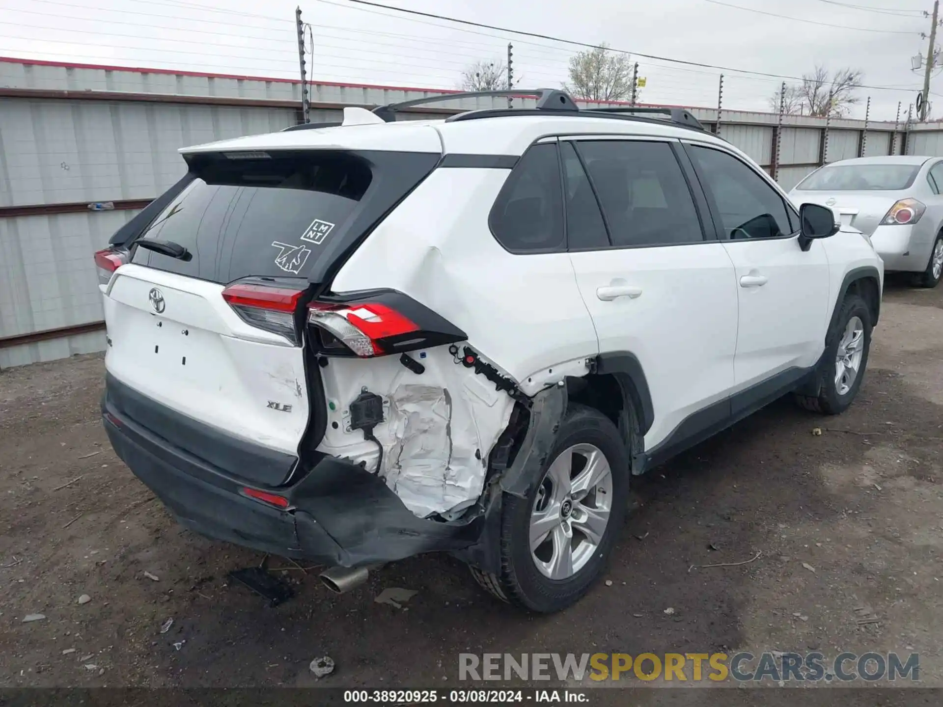 4 Photograph of a damaged car 2T3W1RFV9KW013746 TOYOTA RAV4 2019