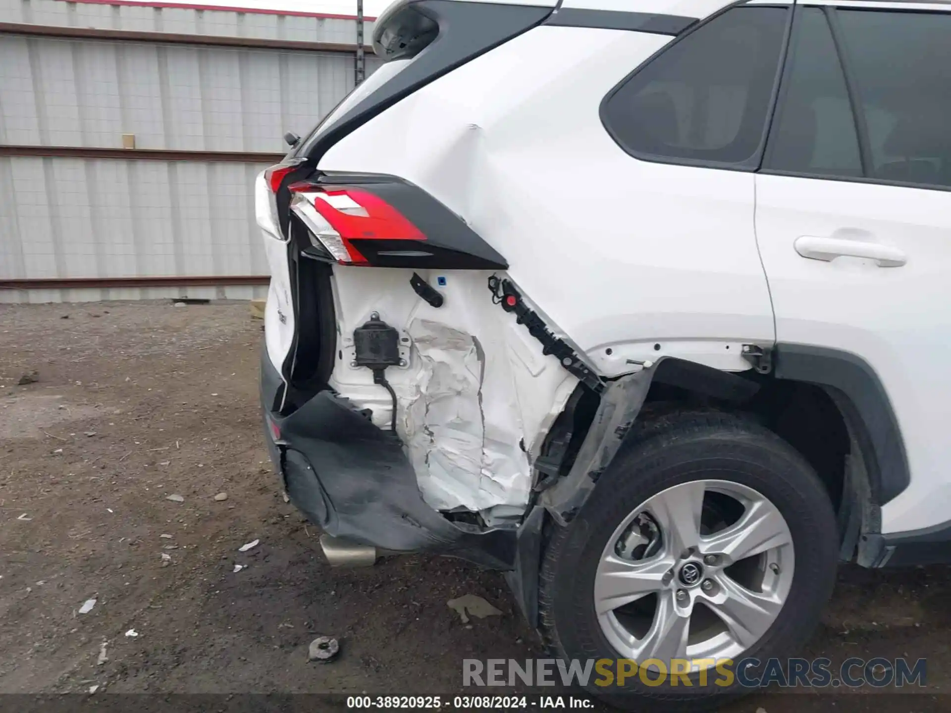 6 Фотография поврежденного автомобиля 2T3W1RFV9KW013746 TOYOTA RAV4 2019