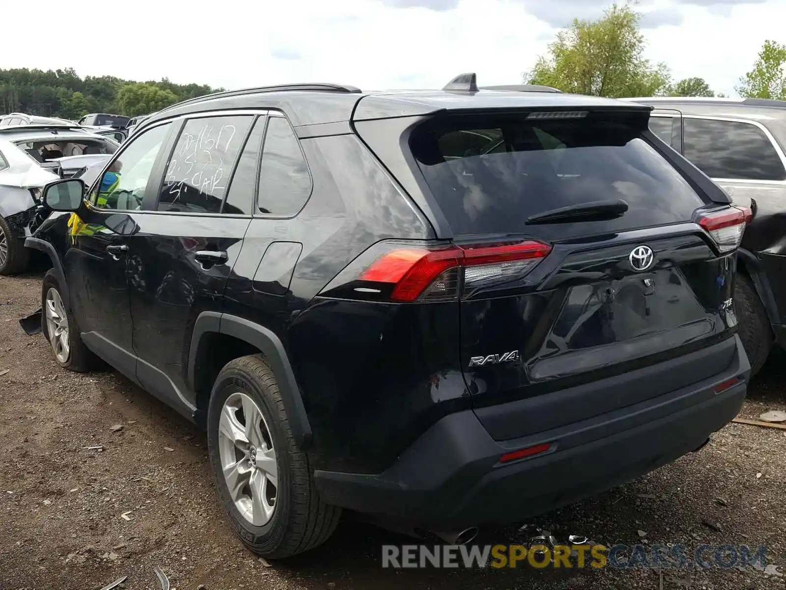 3 Photograph of a damaged car 2T3W1RFV9KW014539 TOYOTA RAV4 2019