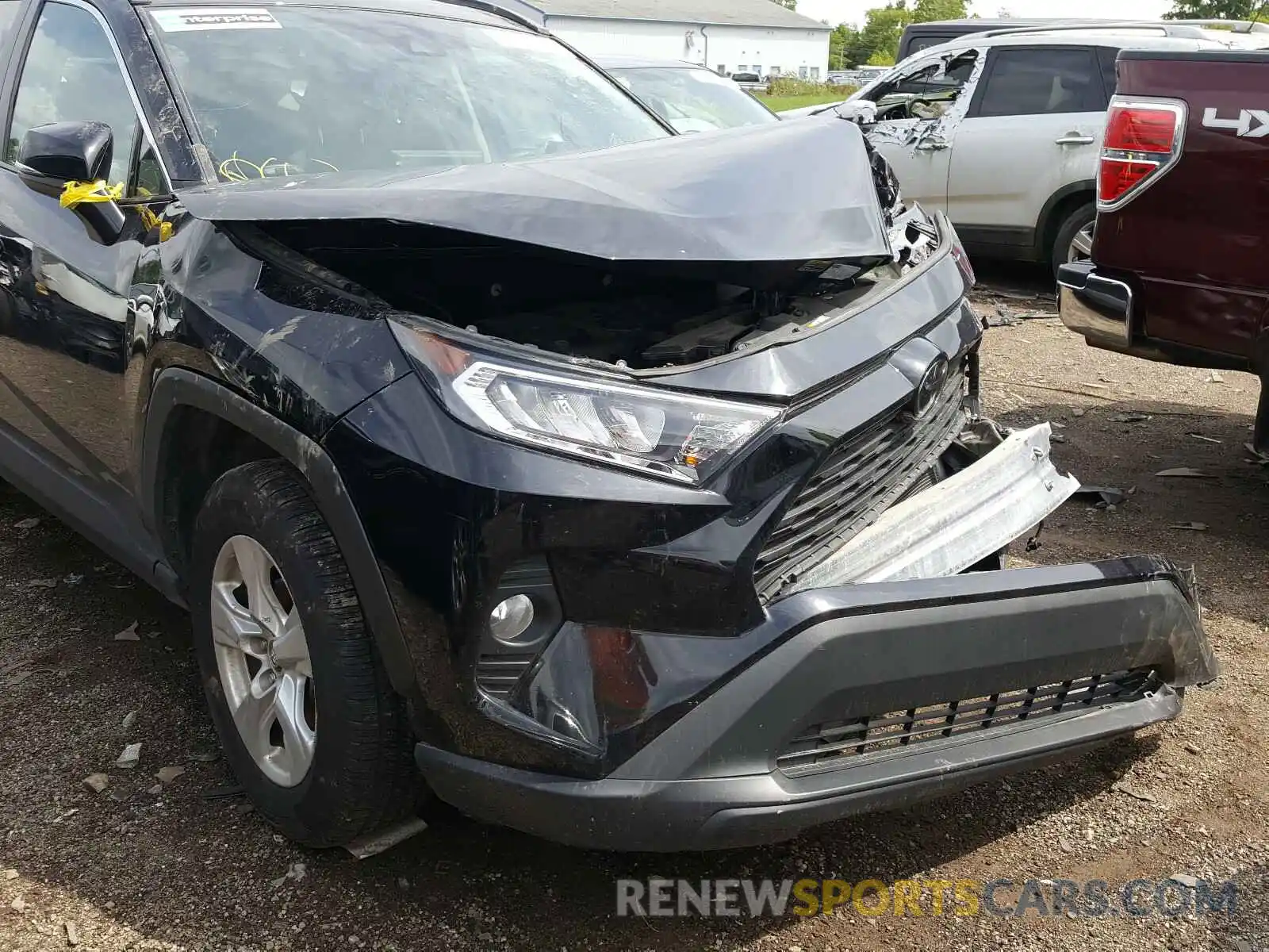 9 Photograph of a damaged car 2T3W1RFV9KW014539 TOYOTA RAV4 2019