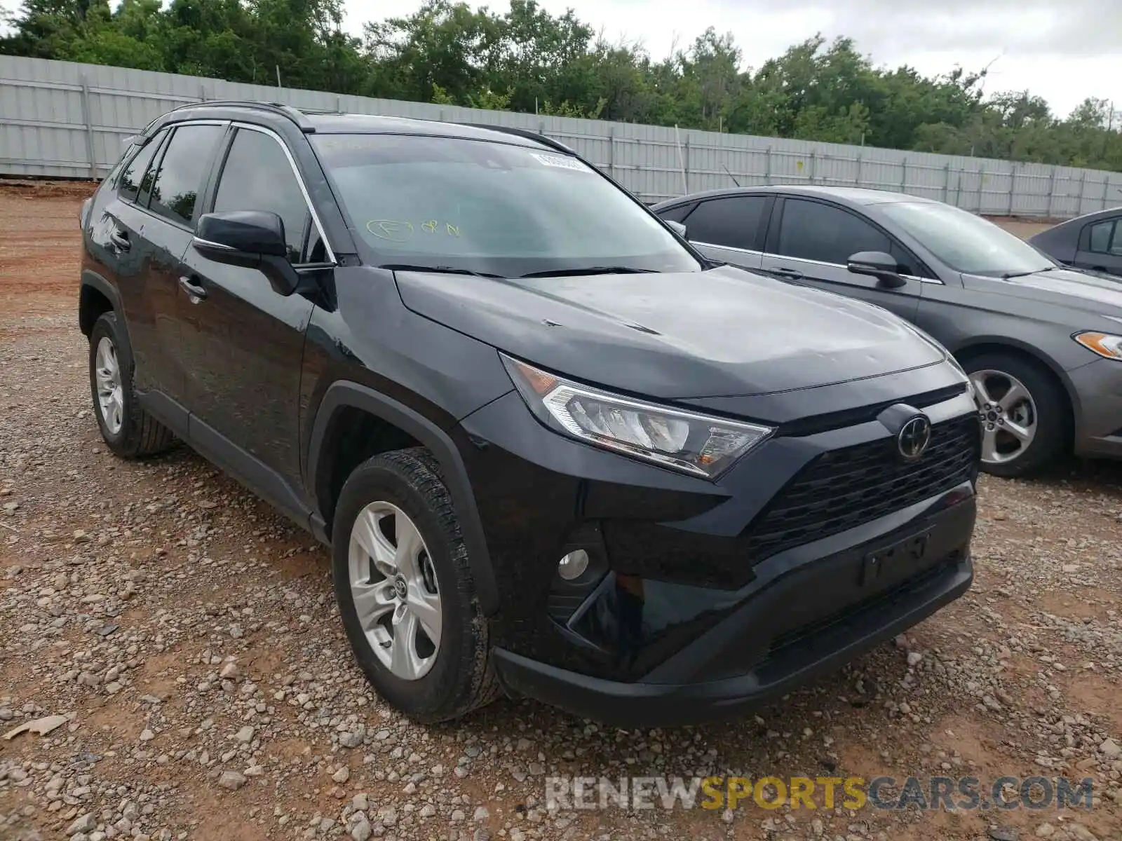 1 Photograph of a damaged car 2T3W1RFV9KW016288 TOYOTA RAV4 2019