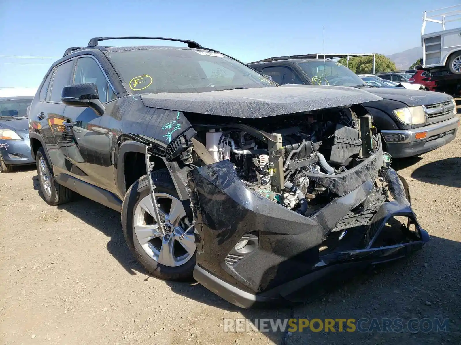 1 Photograph of a damaged car 2T3W1RFV9KW020129 TOYOTA RAV4 2019