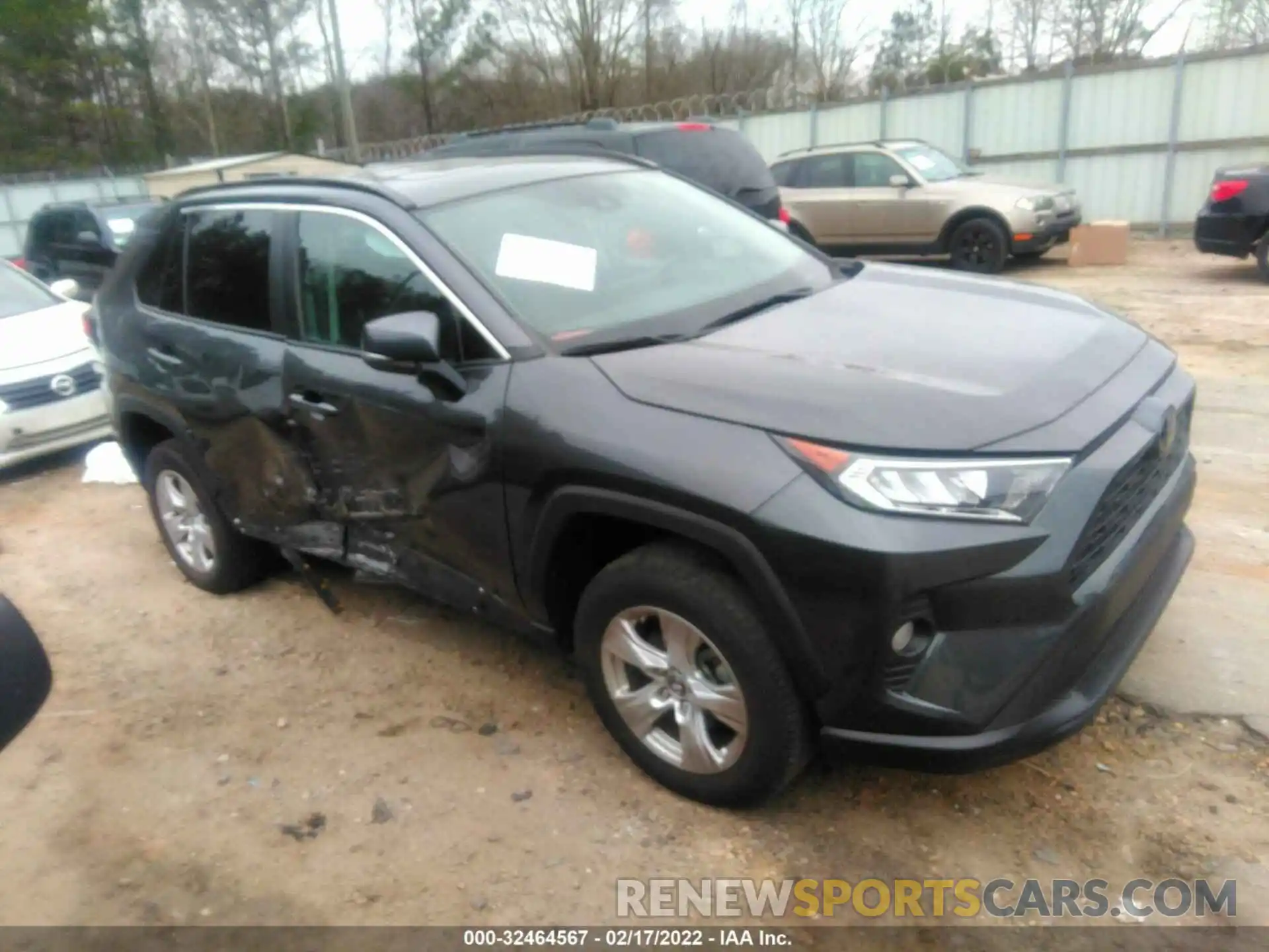 1 Photograph of a damaged car 2T3W1RFV9KW023340 TOYOTA RAV4 2019