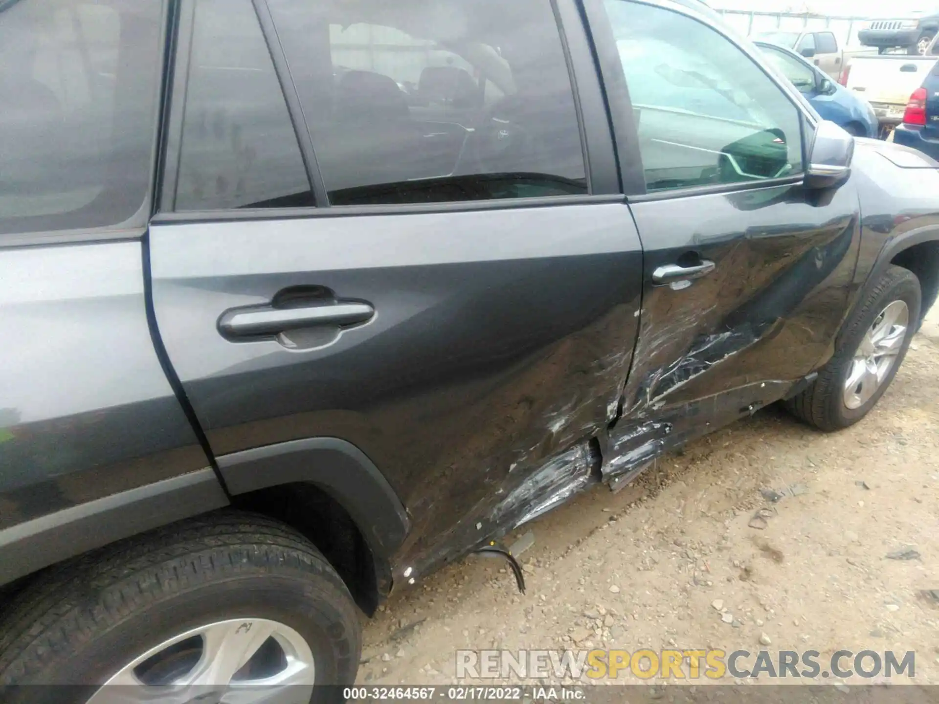 6 Photograph of a damaged car 2T3W1RFV9KW023340 TOYOTA RAV4 2019